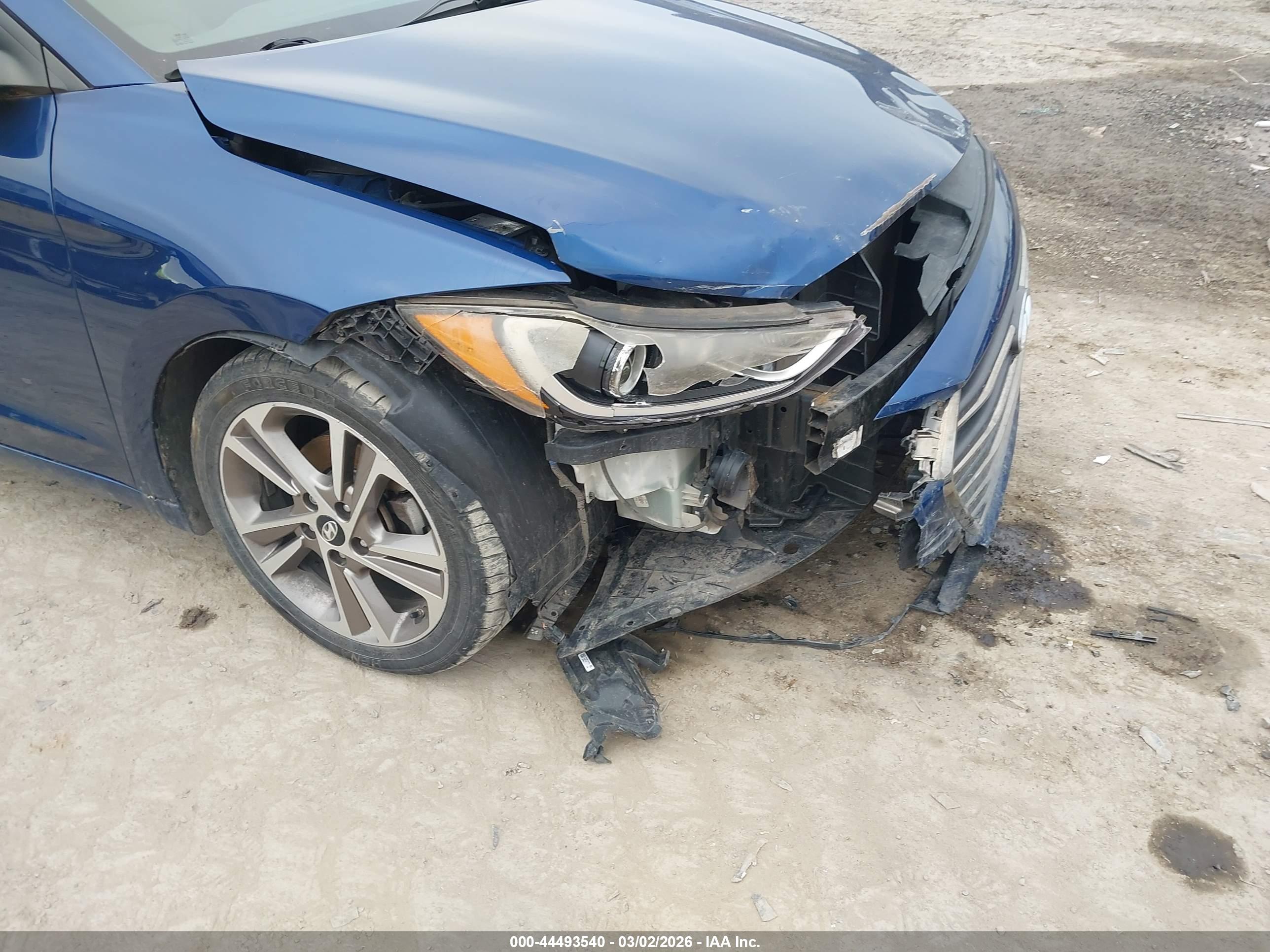 HYUNDAI ELANTRA image 6