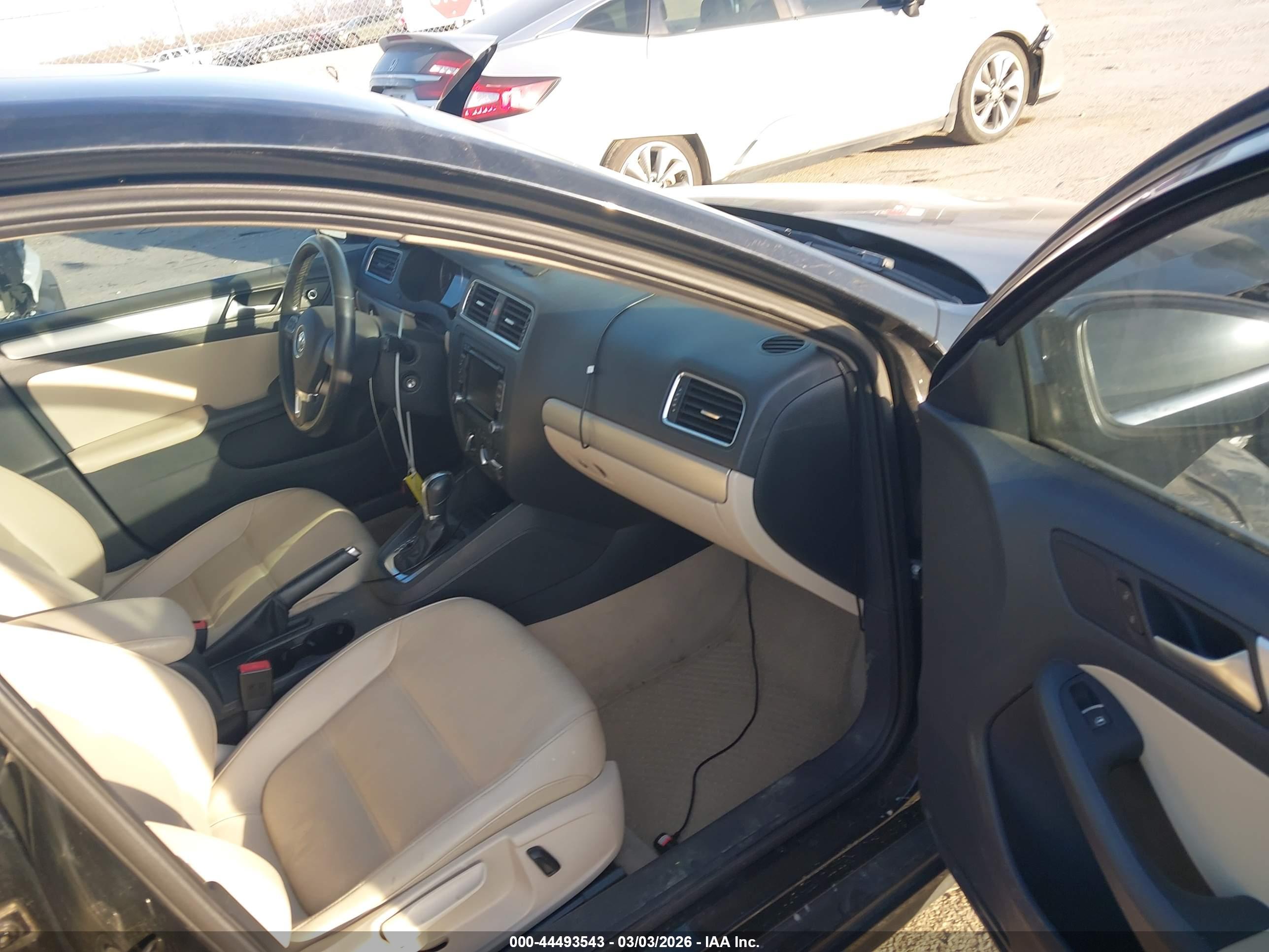 VOLKSWAGEN JETTA image 5
