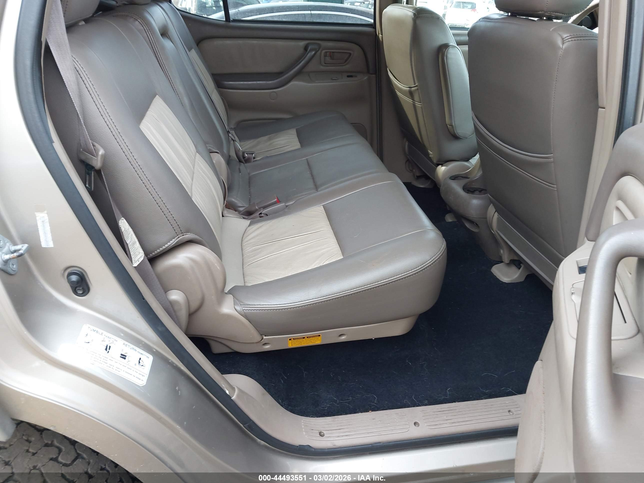 TOYOTA SEQUOIA image 8