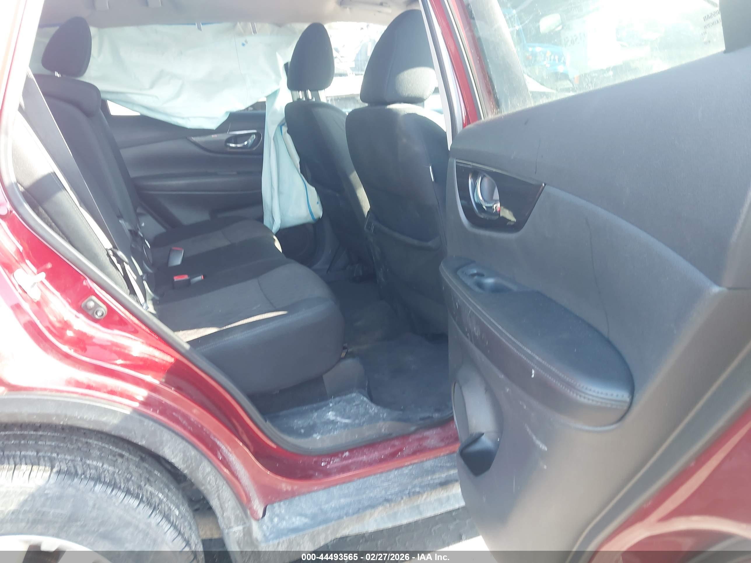 NISSAN ROGUE image 8
