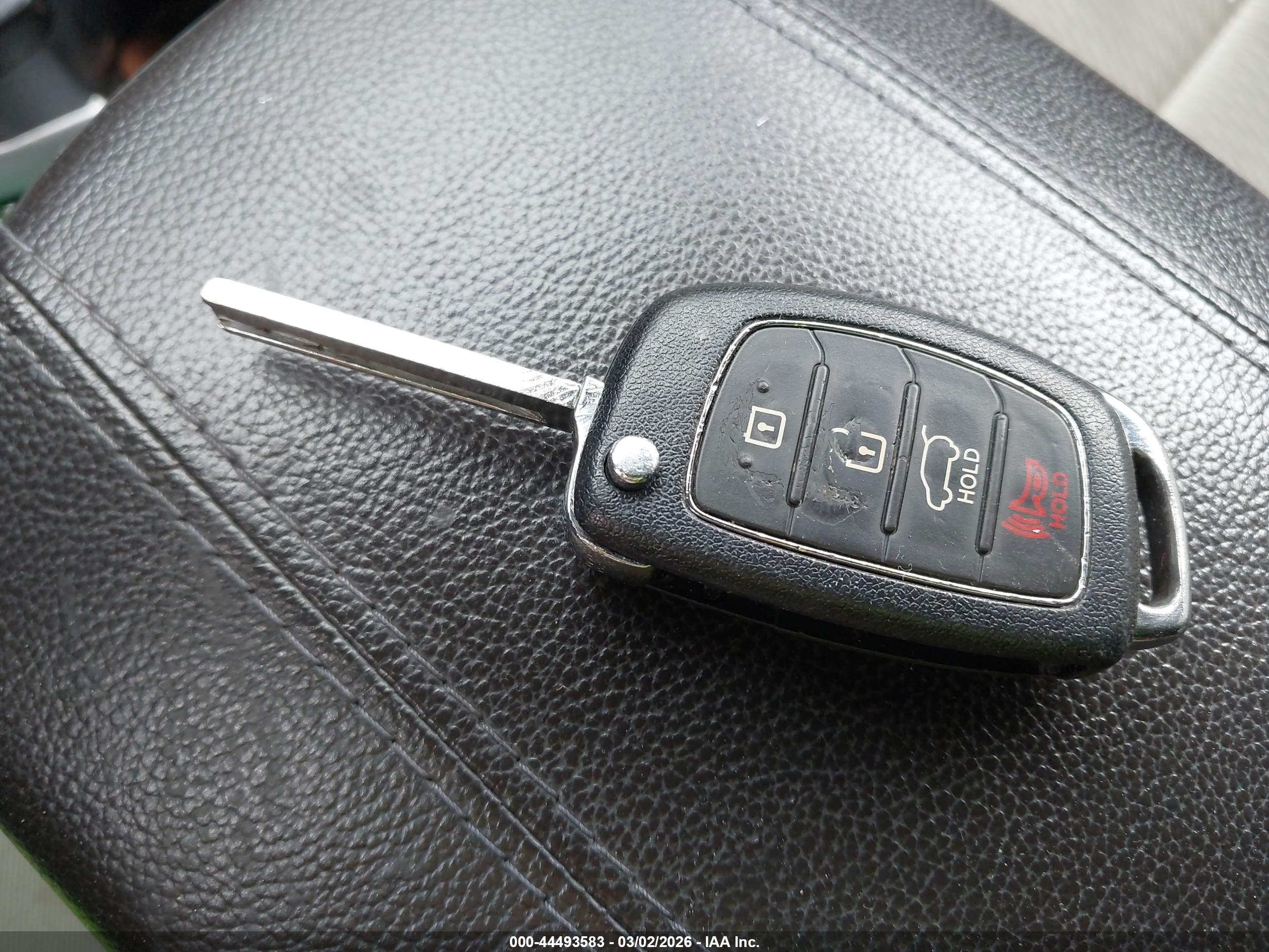 HYUNDAI SANTA image 11