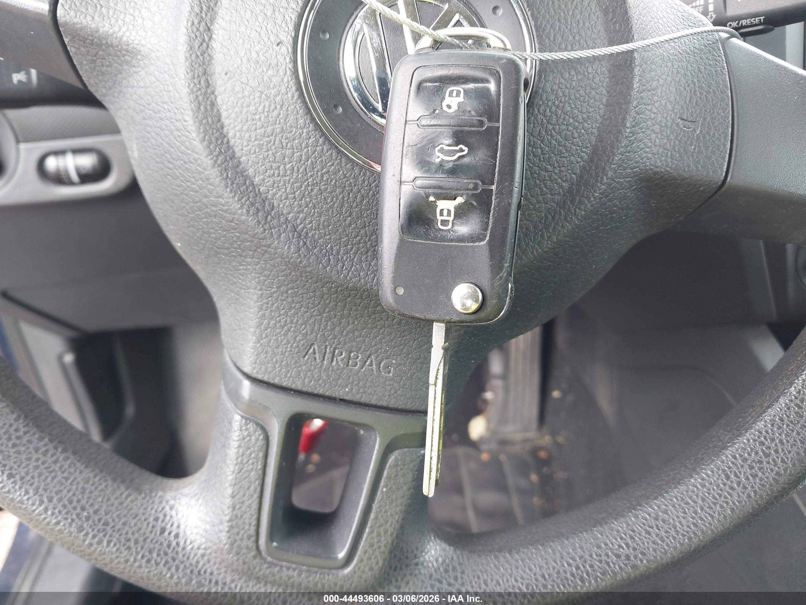 VOLKSWAGEN JETTA image 11