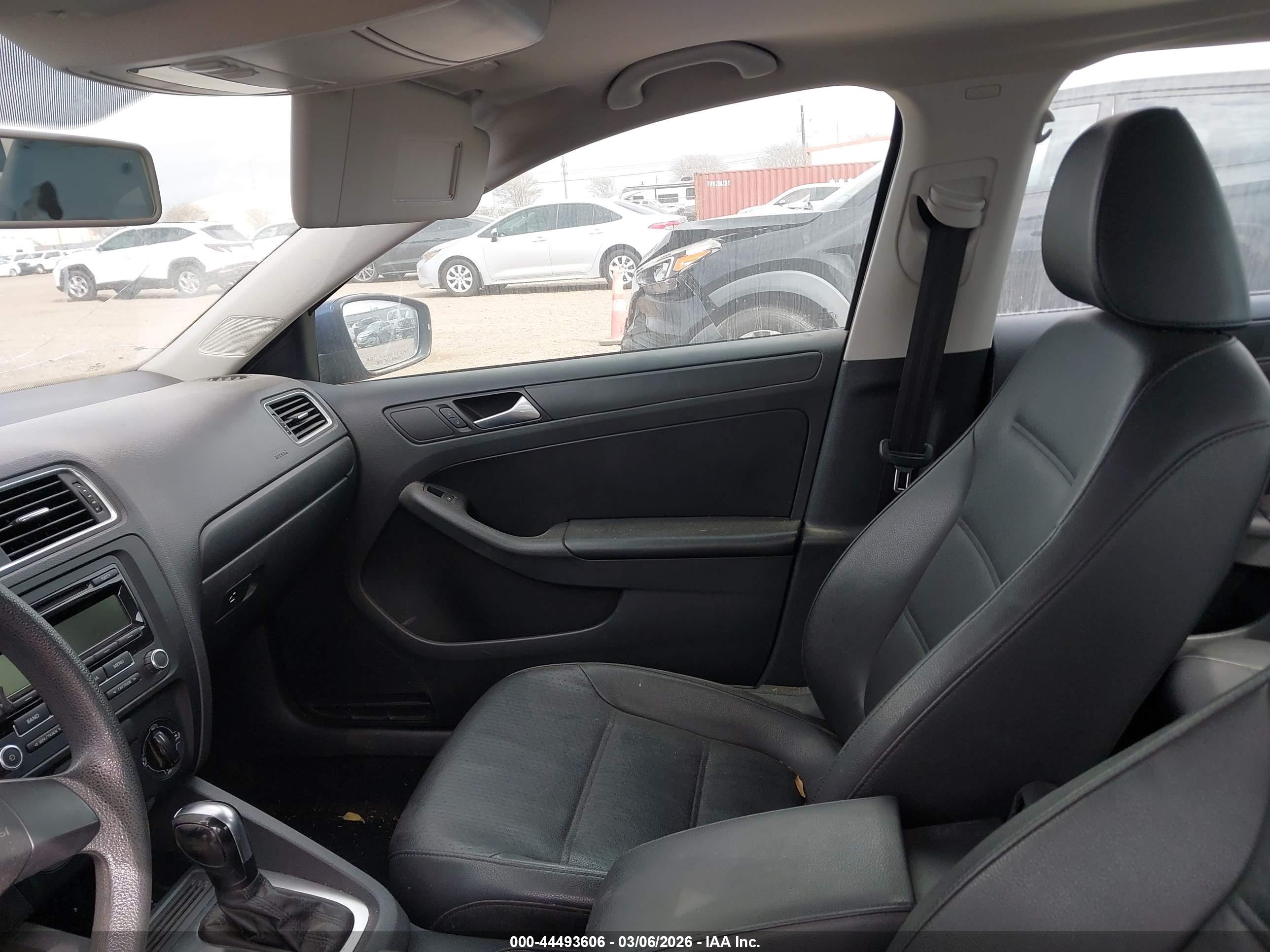 VOLKSWAGEN JETTA image 5