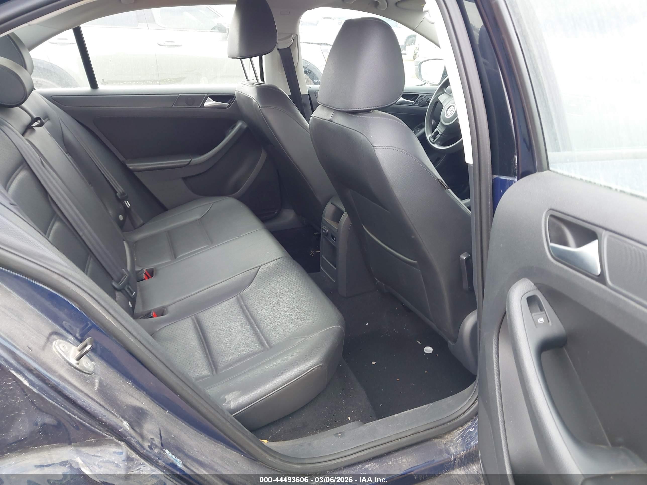 VOLKSWAGEN JETTA image 8