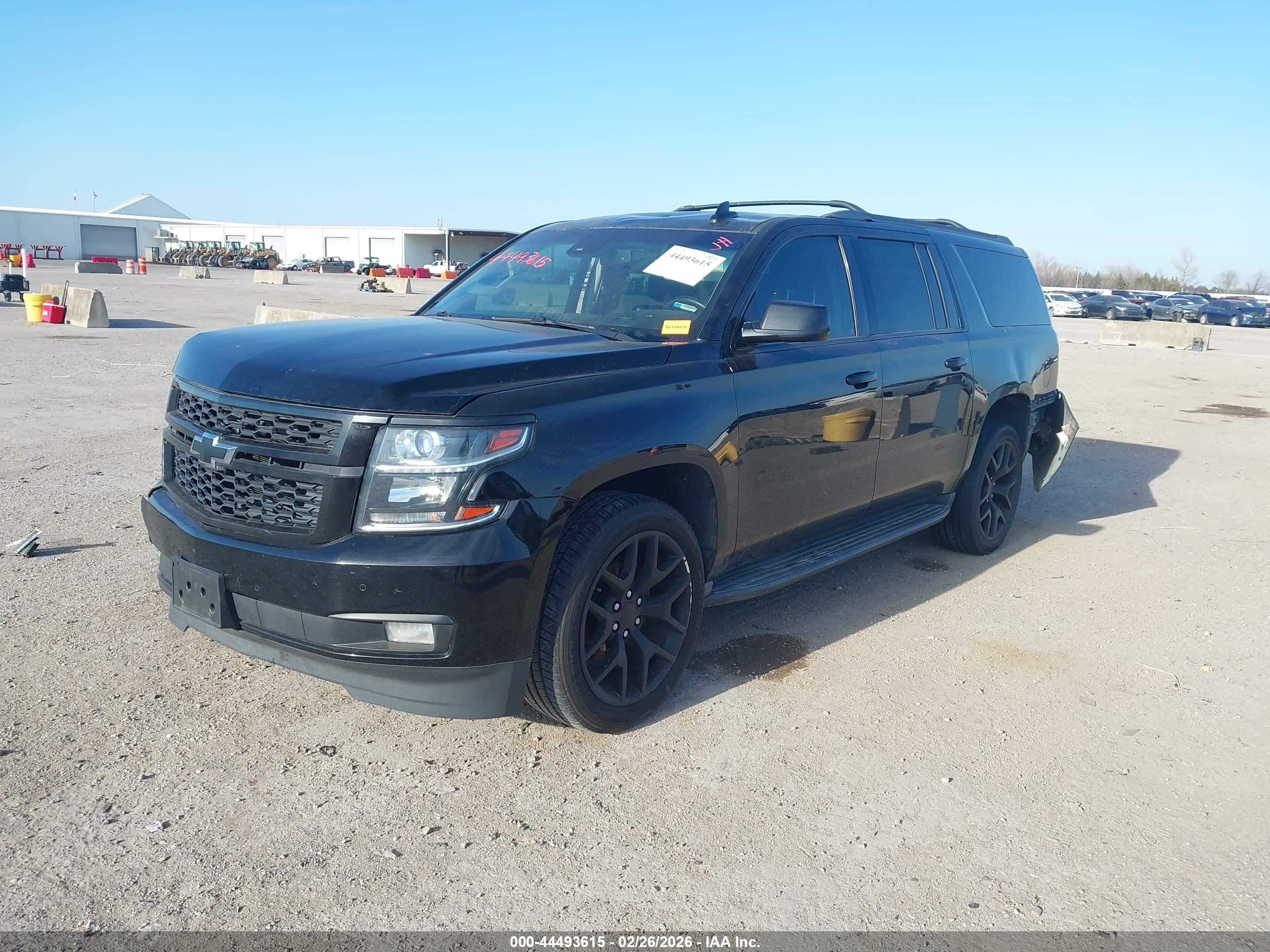 CHEVROLET SUBURBAN image 2
