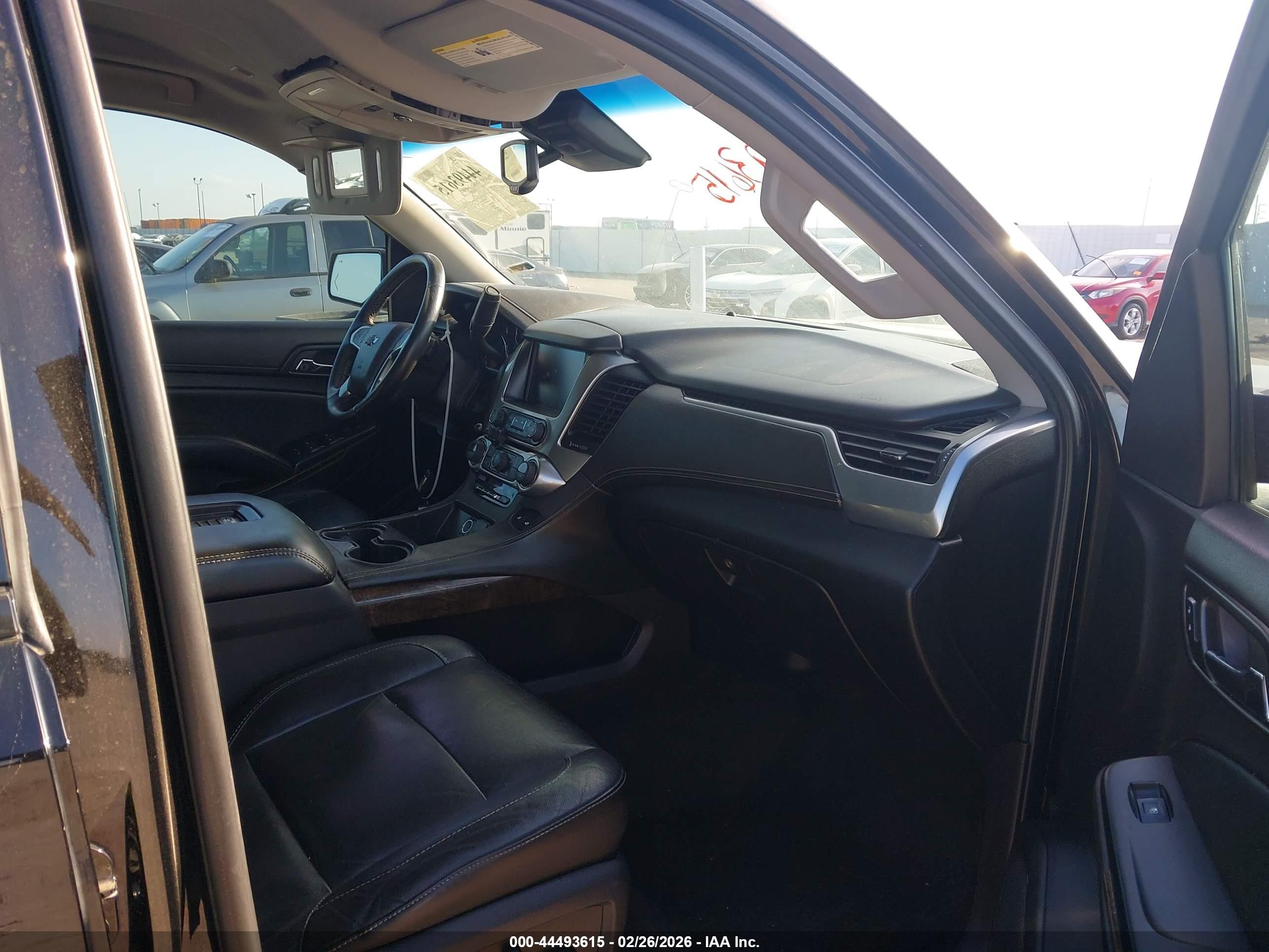 CHEVROLET SUBURBAN image 5