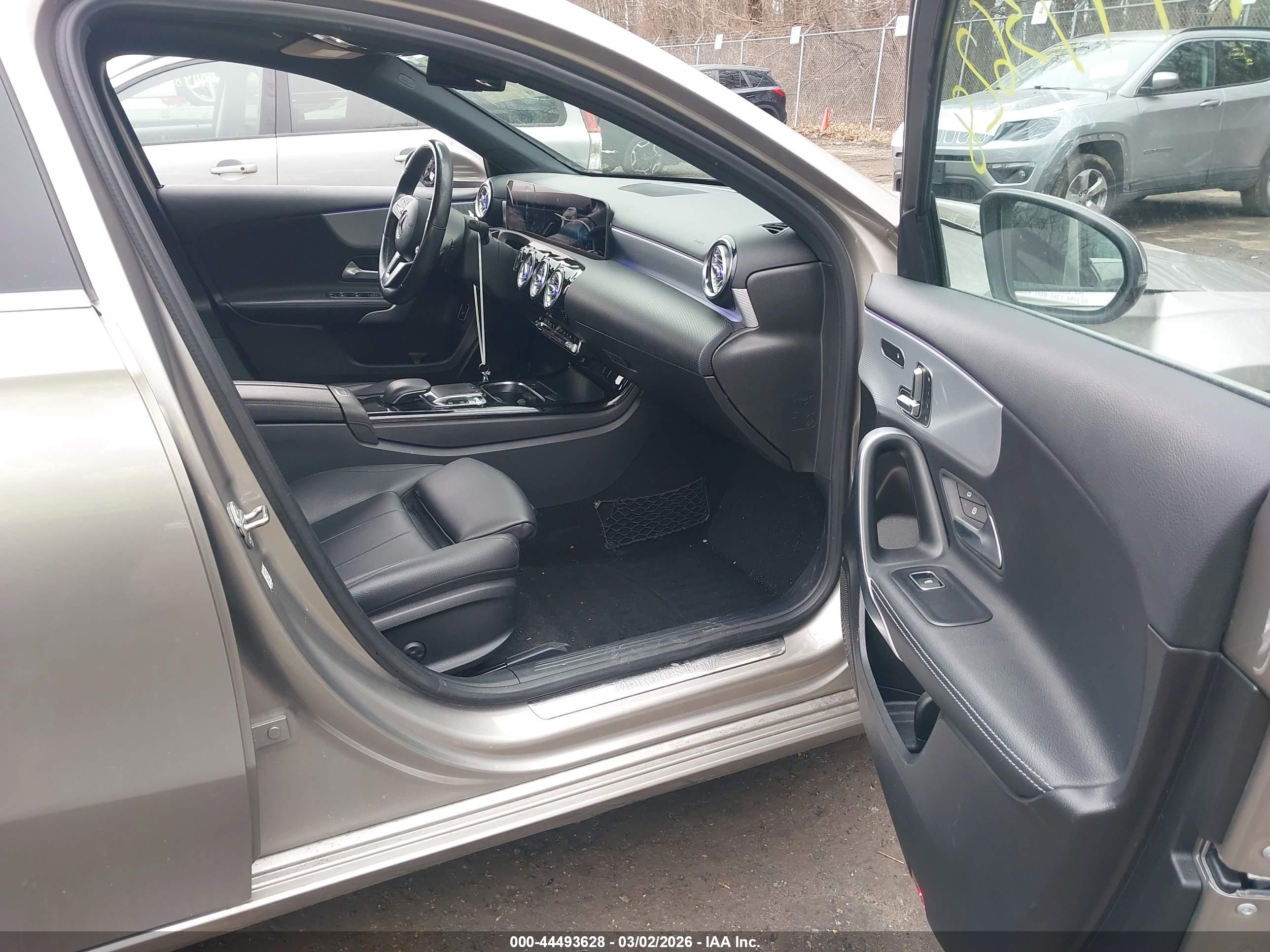 MERCEDES-BENZ A image 5