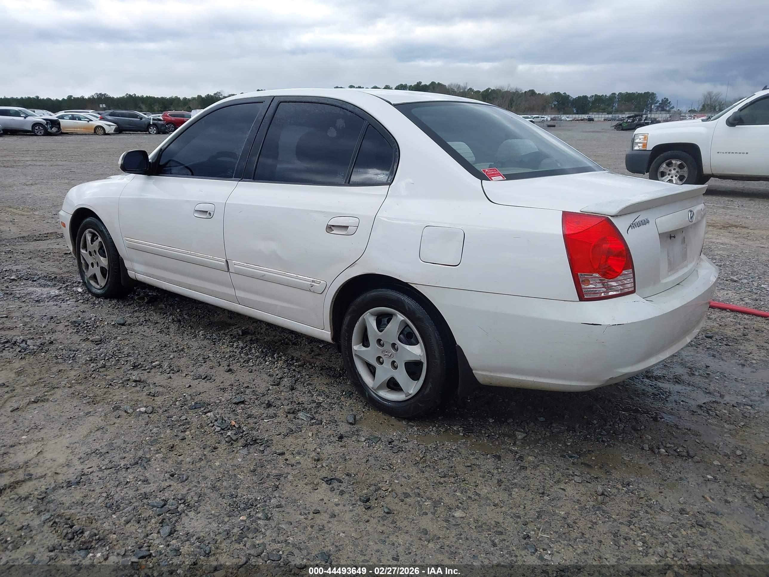 HYUNDAI ELANTRA image 3