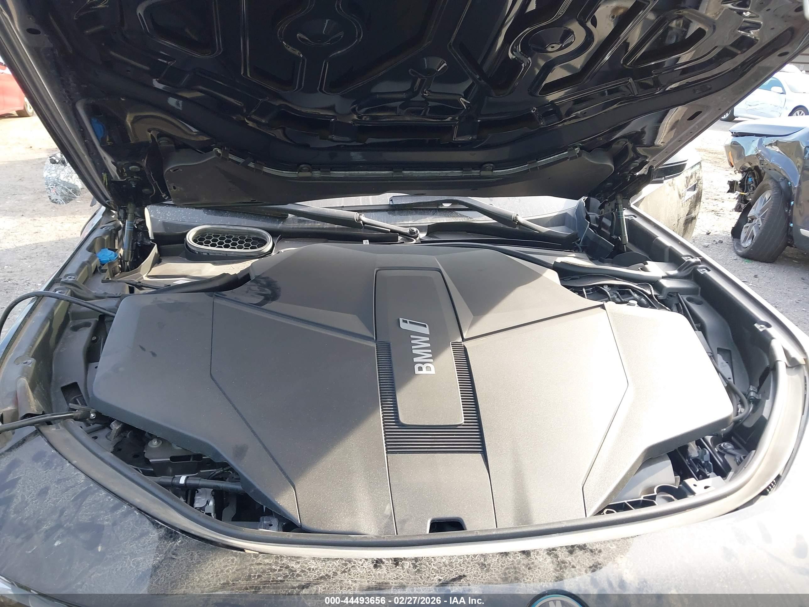 BMW I7 image 10