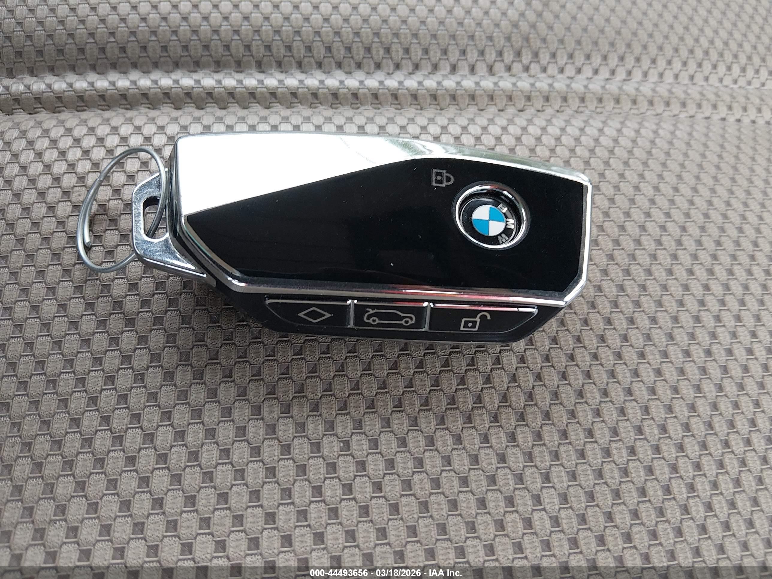 BMW I7 image 11