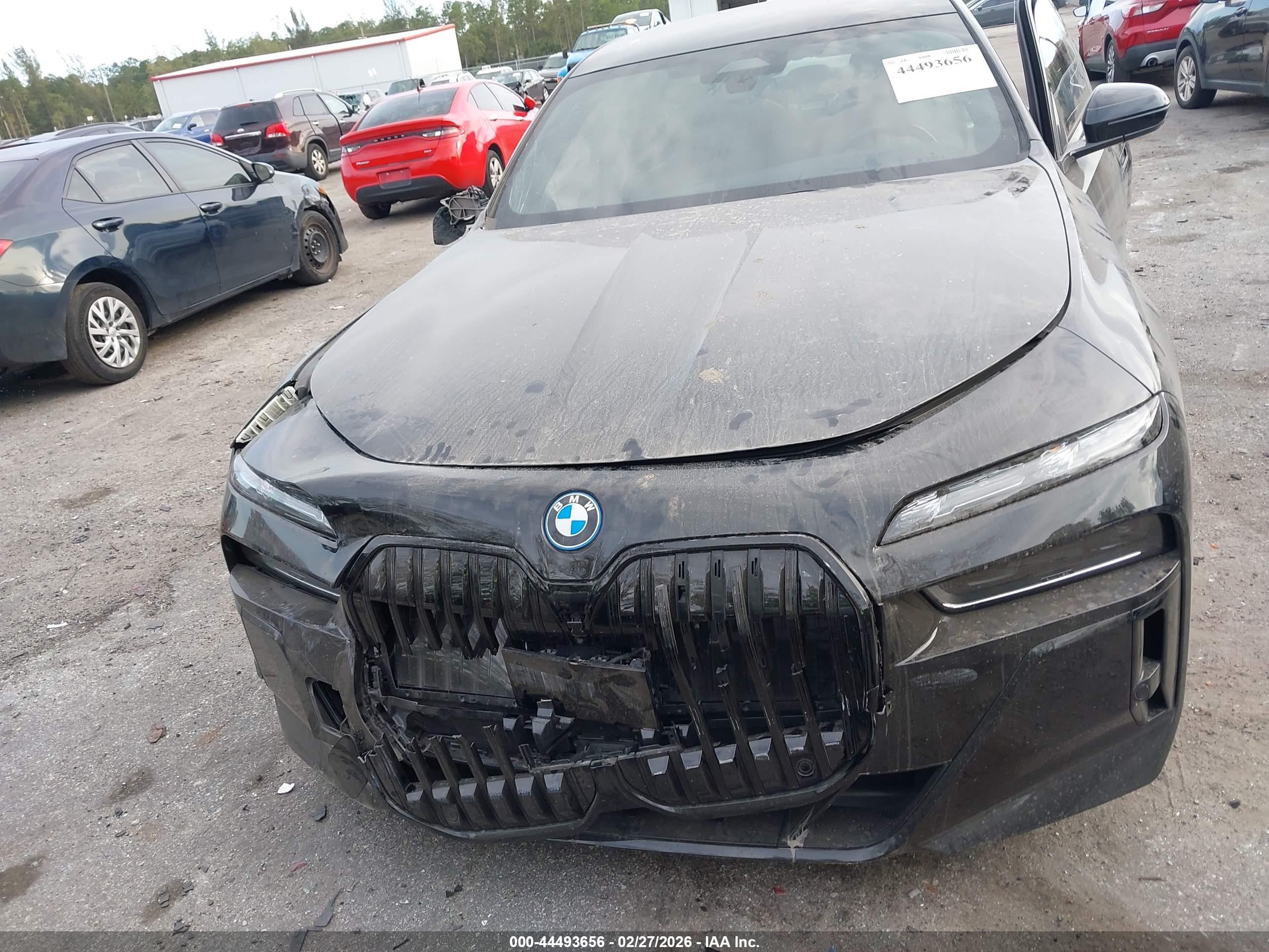 BMW I7 image 6
