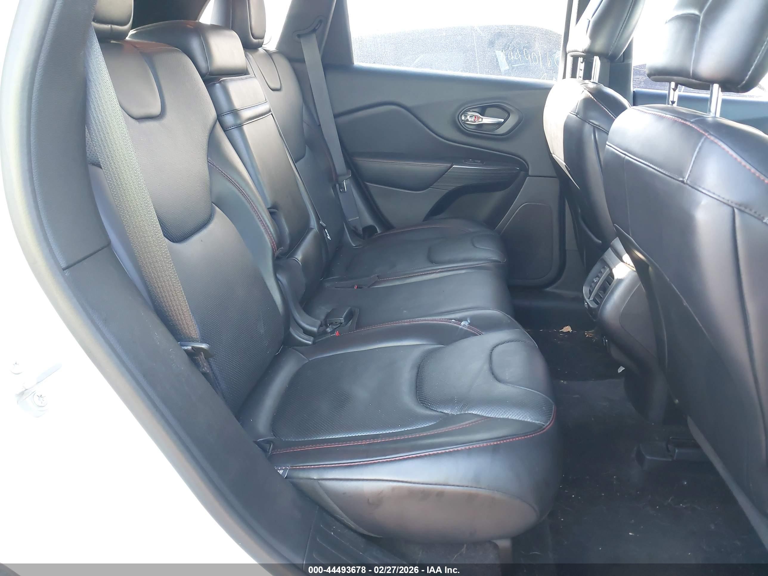 JEEP CHEROKEE image 8