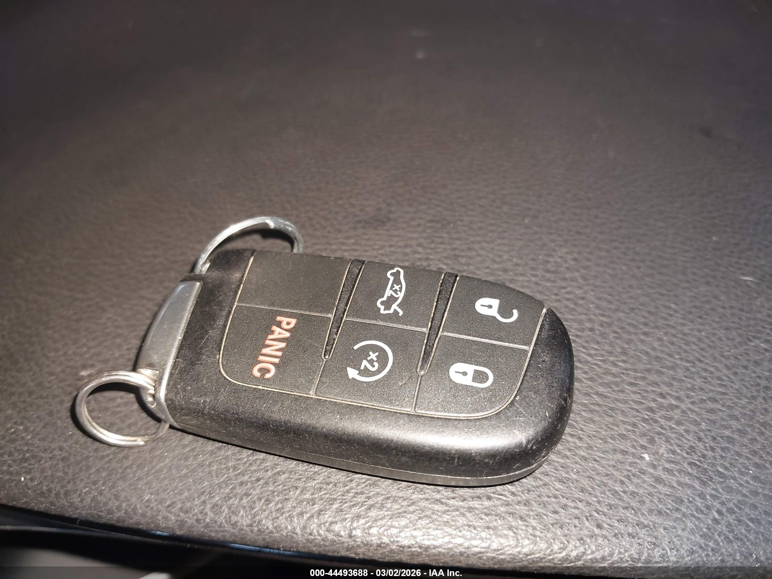 CHRYSLER 200 image 11