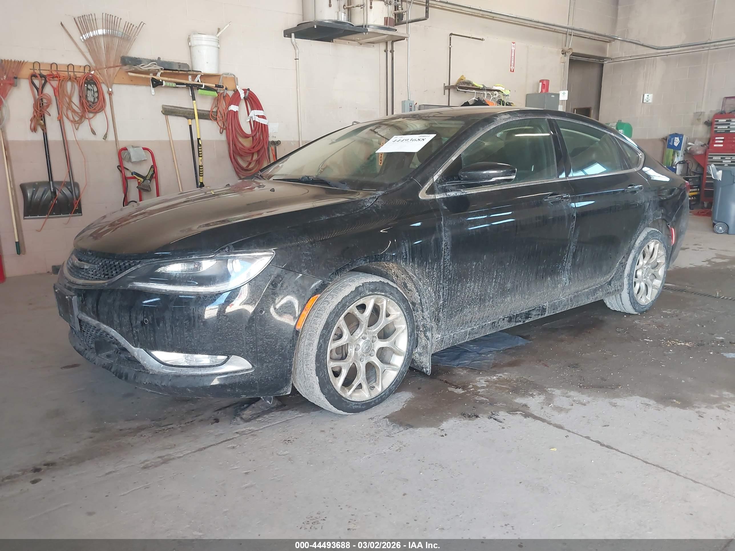 CHRYSLER 200 image 2
