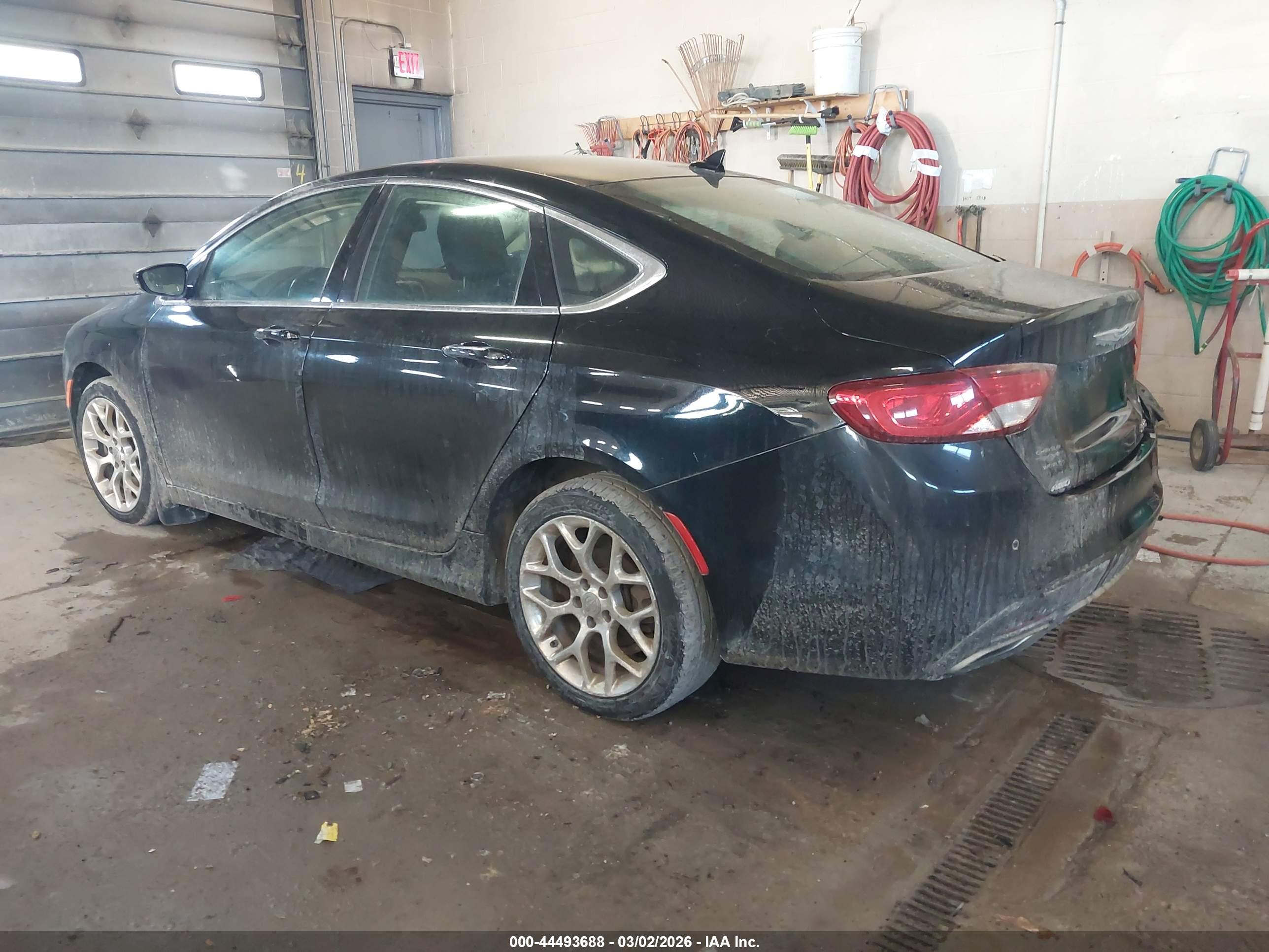 CHRYSLER 200 image 3