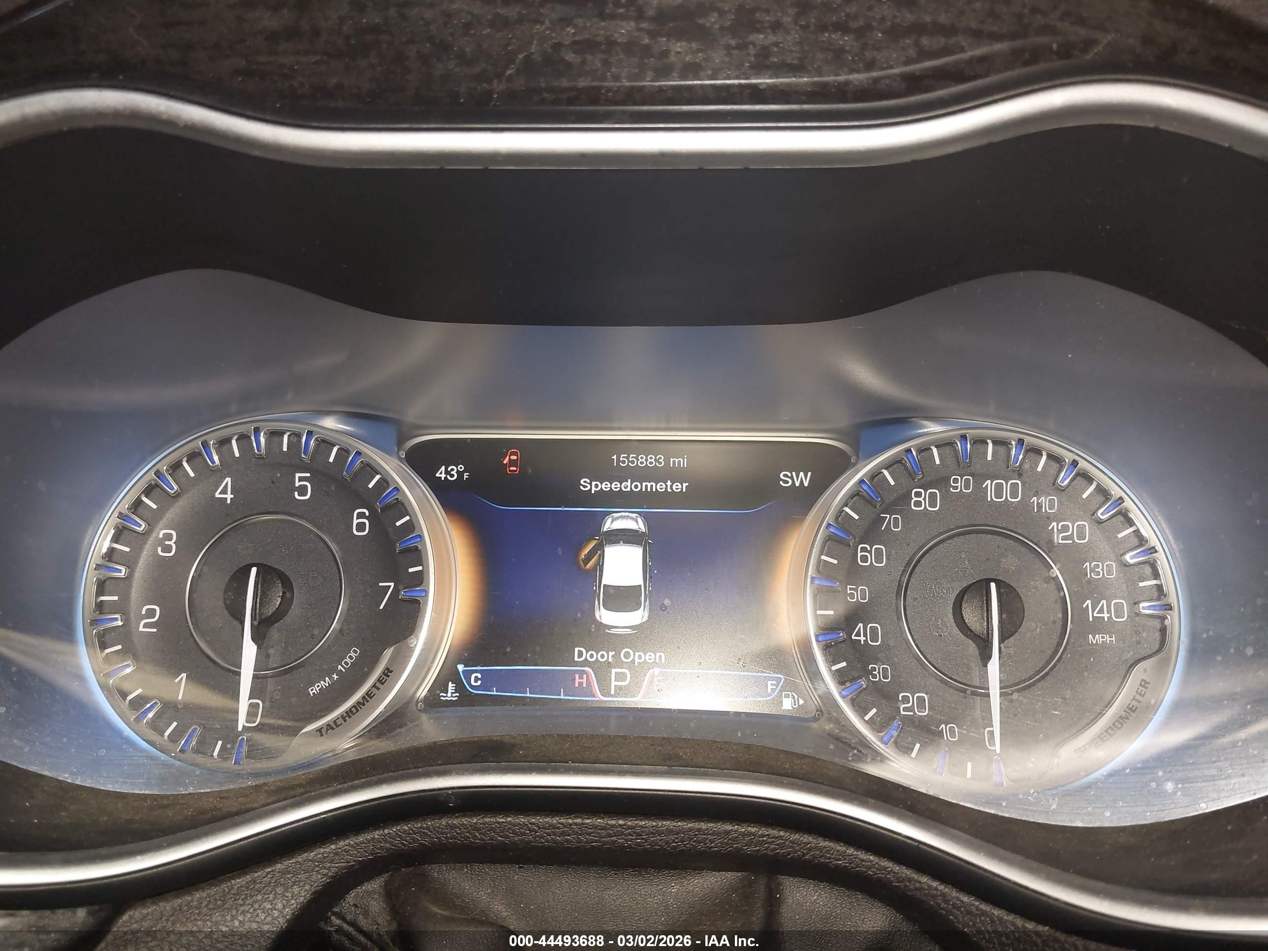 CHRYSLER 200 image 7