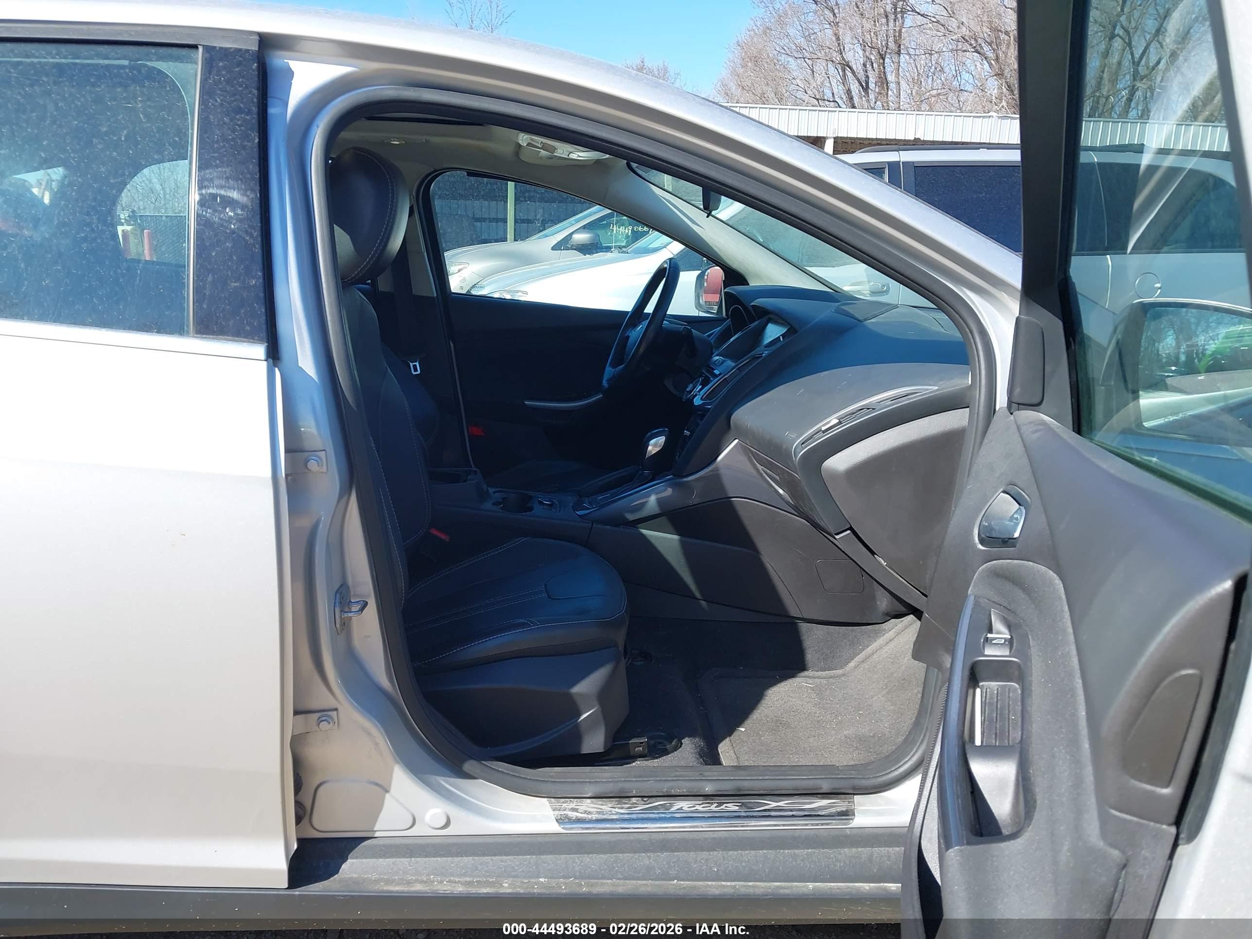 FORD FOCUS image 5