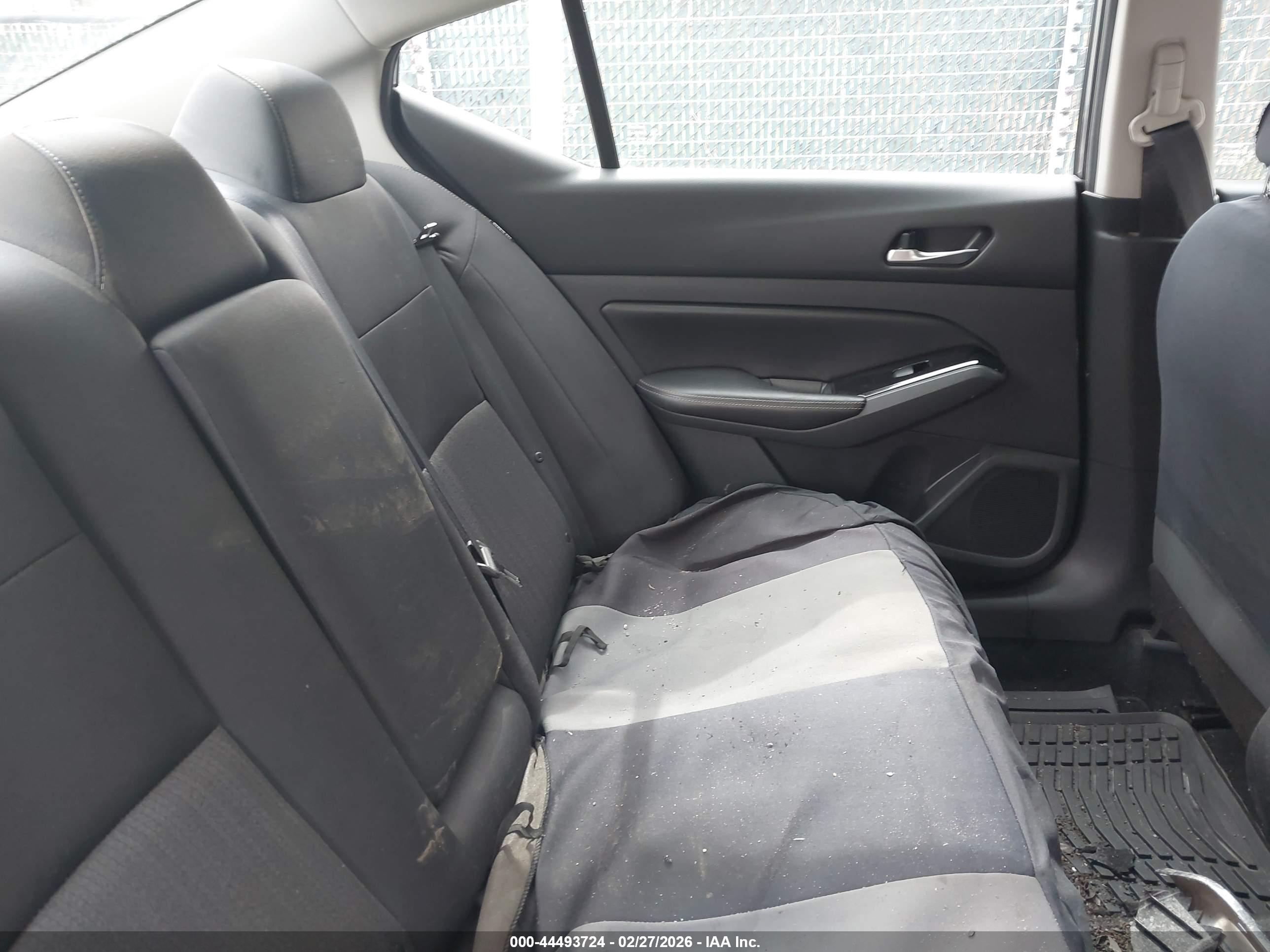 NISSAN ALTIMA image 8