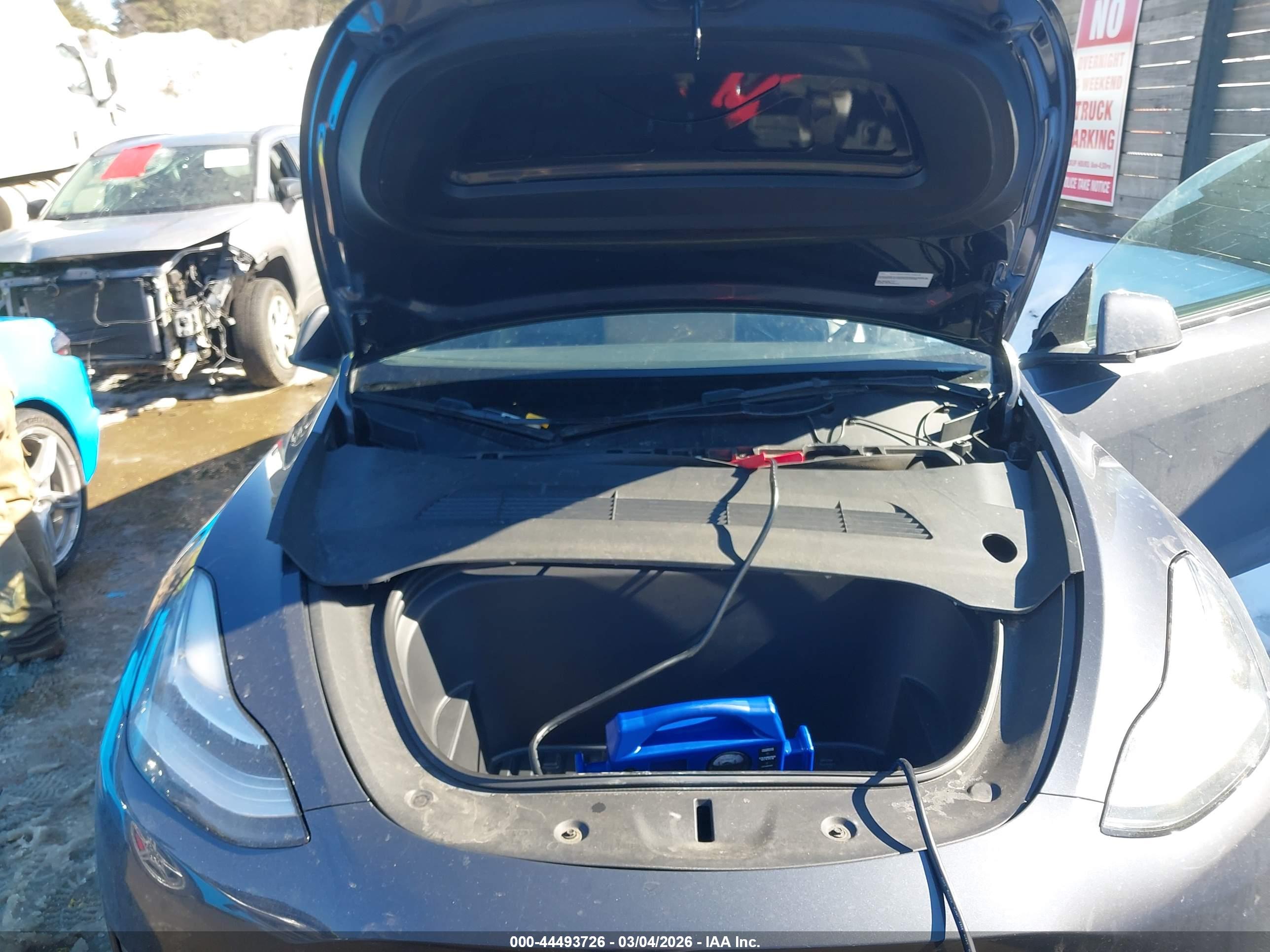 TESLA MODEL image 10