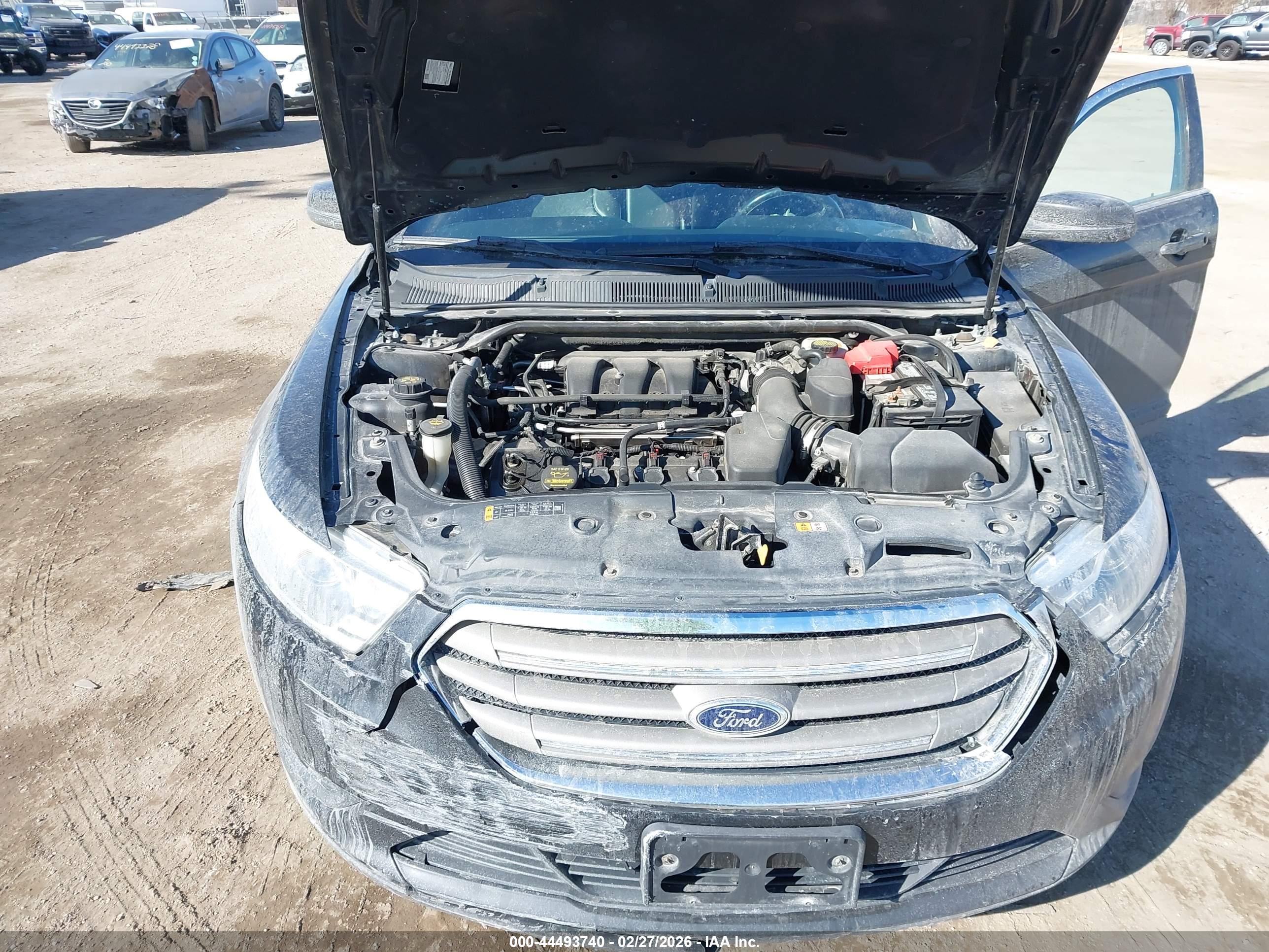 FORD TAURUS image 10