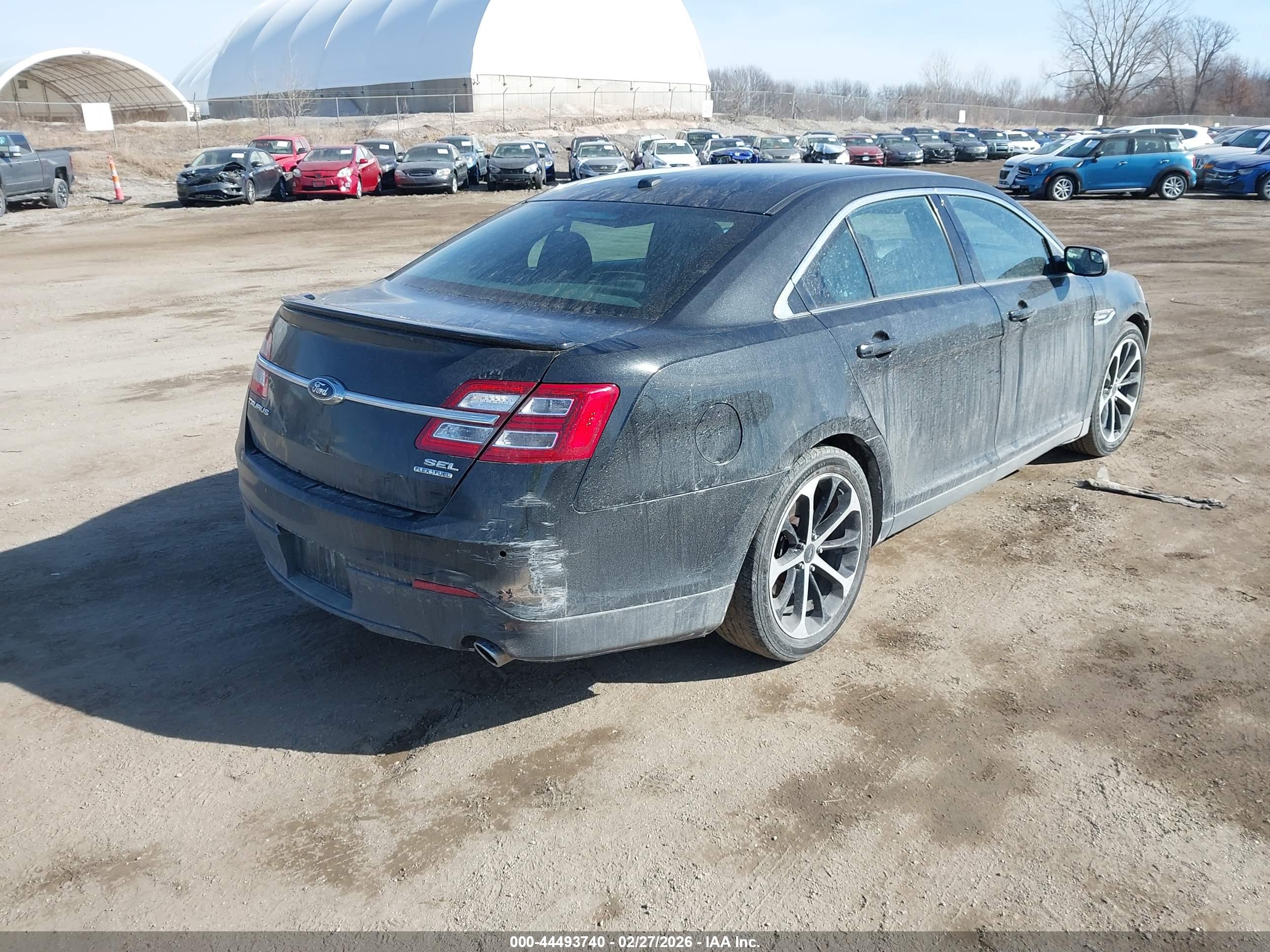 FORD TAURUS image 4