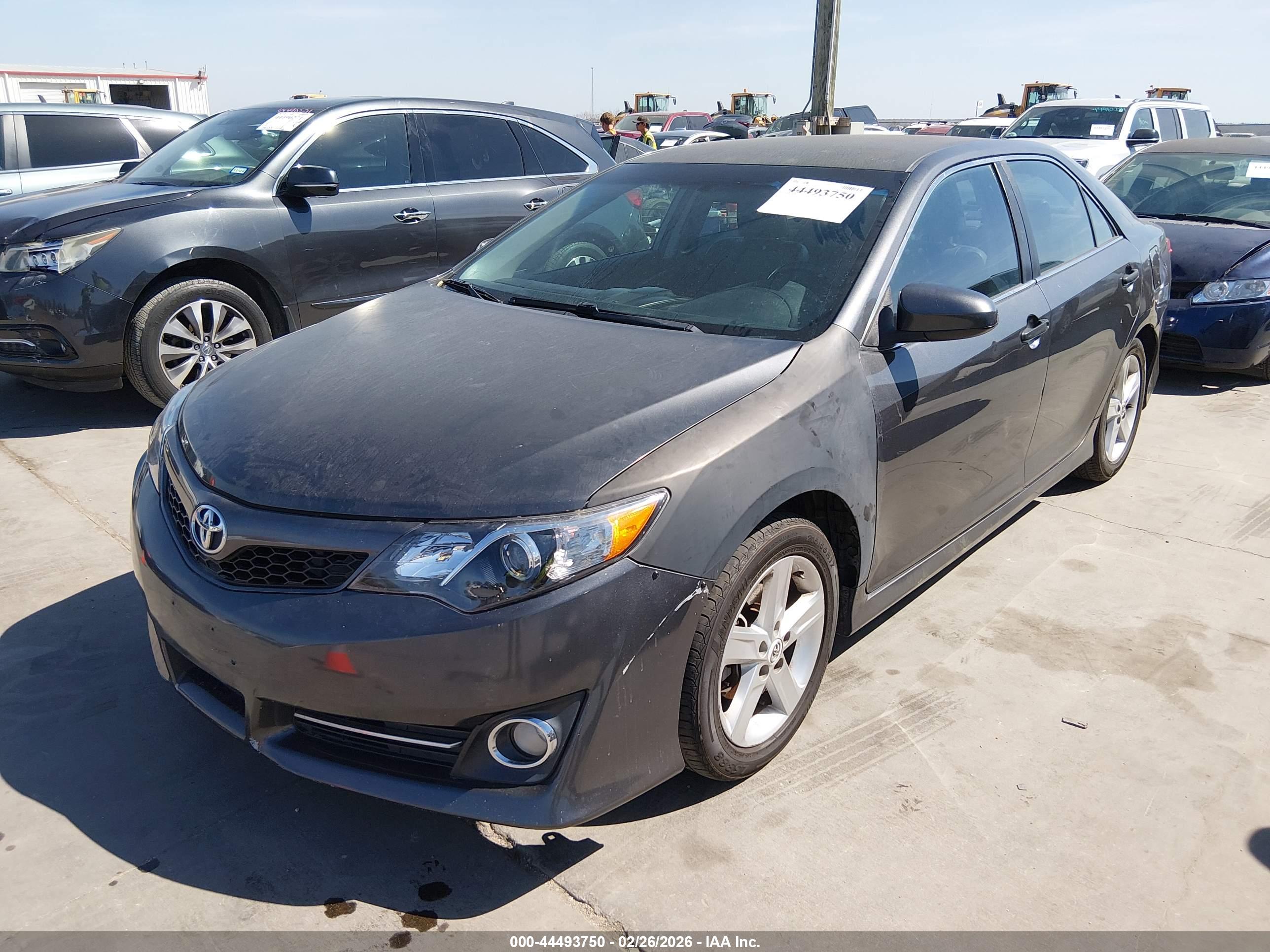 TOYOTA CAMRY image 2