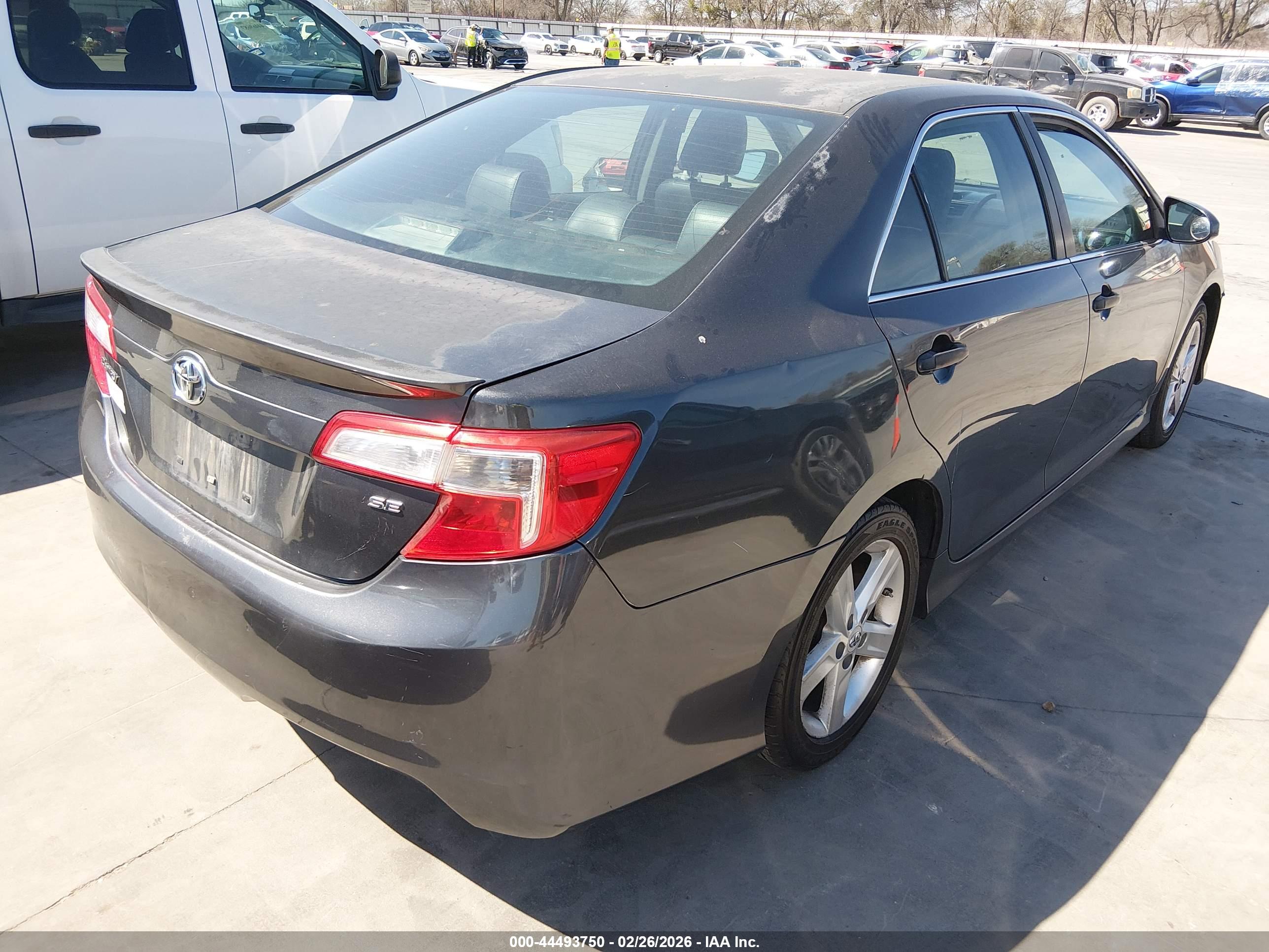 TOYOTA CAMRY image 4