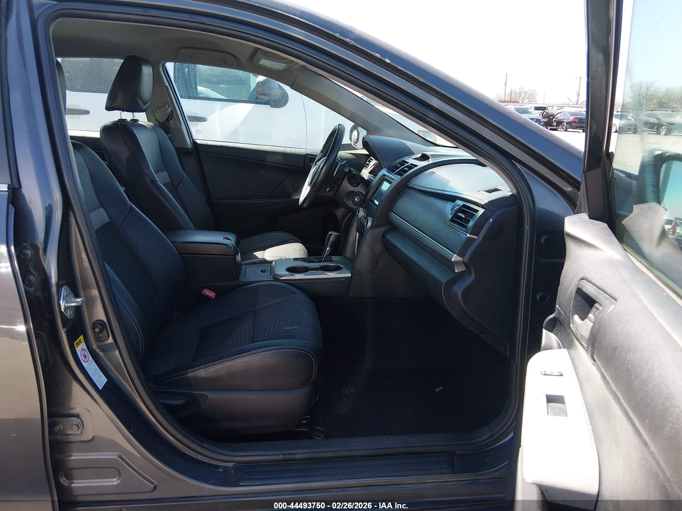 TOYOTA CAMRY image 5