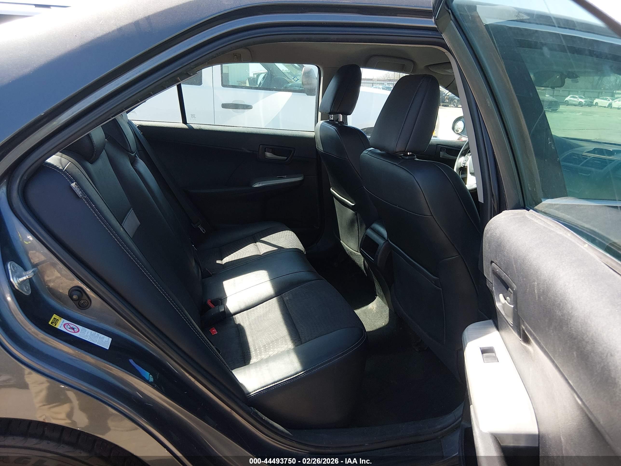 TOYOTA CAMRY image 8