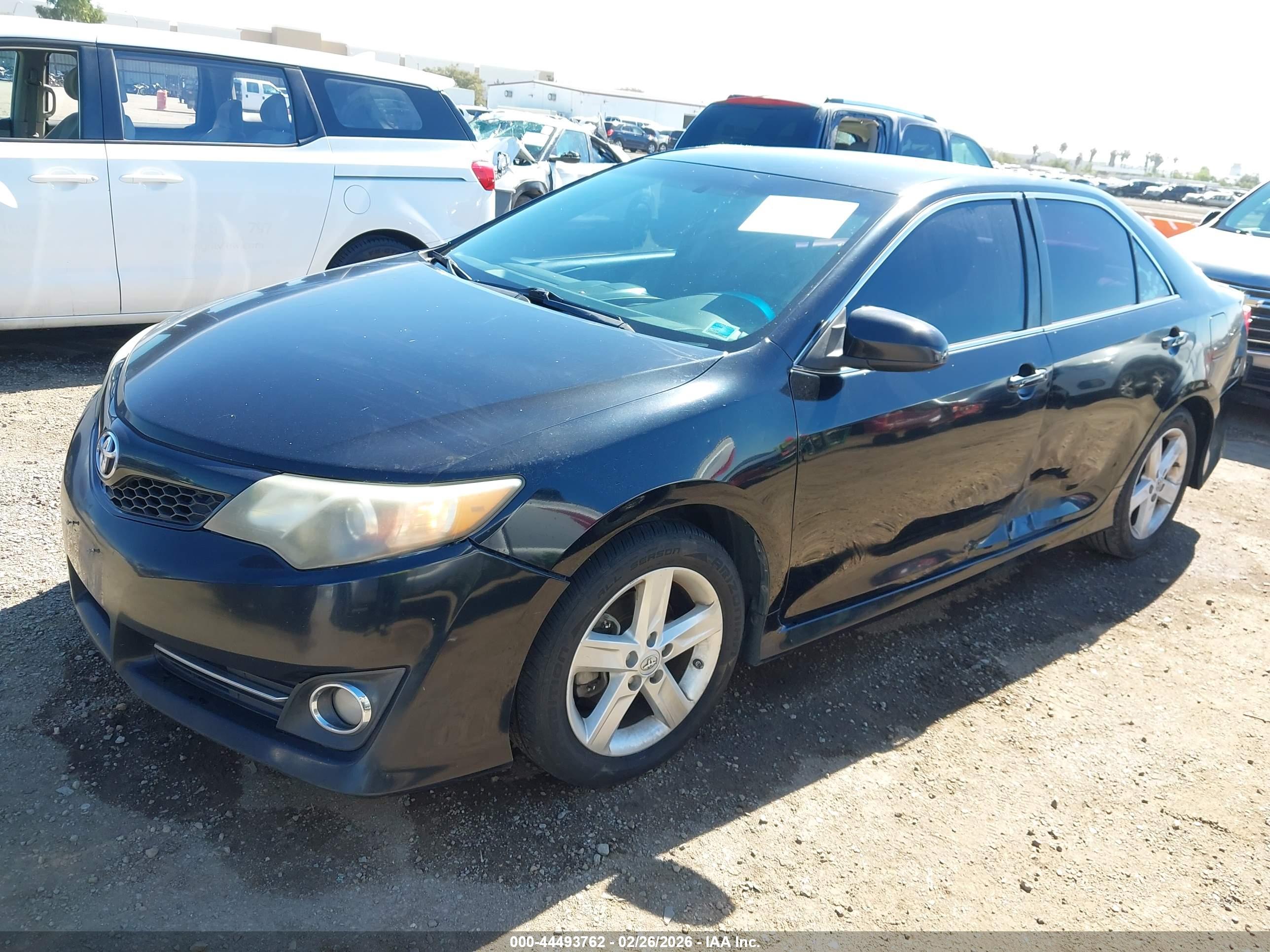 TOYOTA CAMRY image 2
