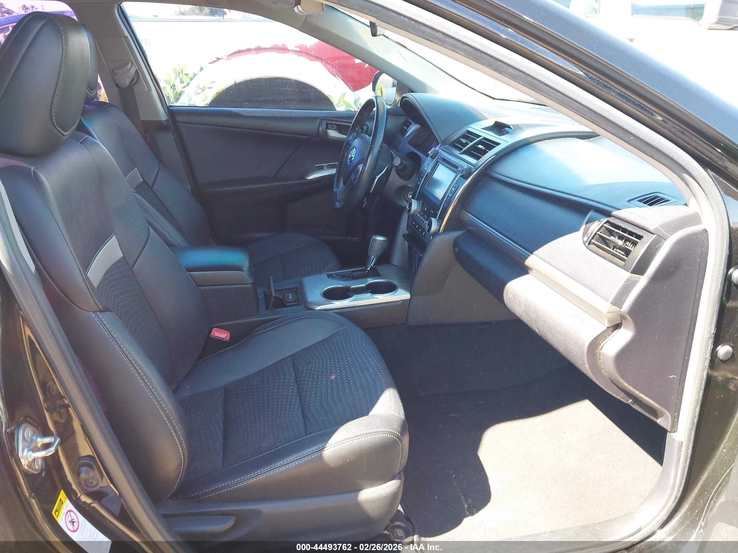 TOYOTA CAMRY image 5