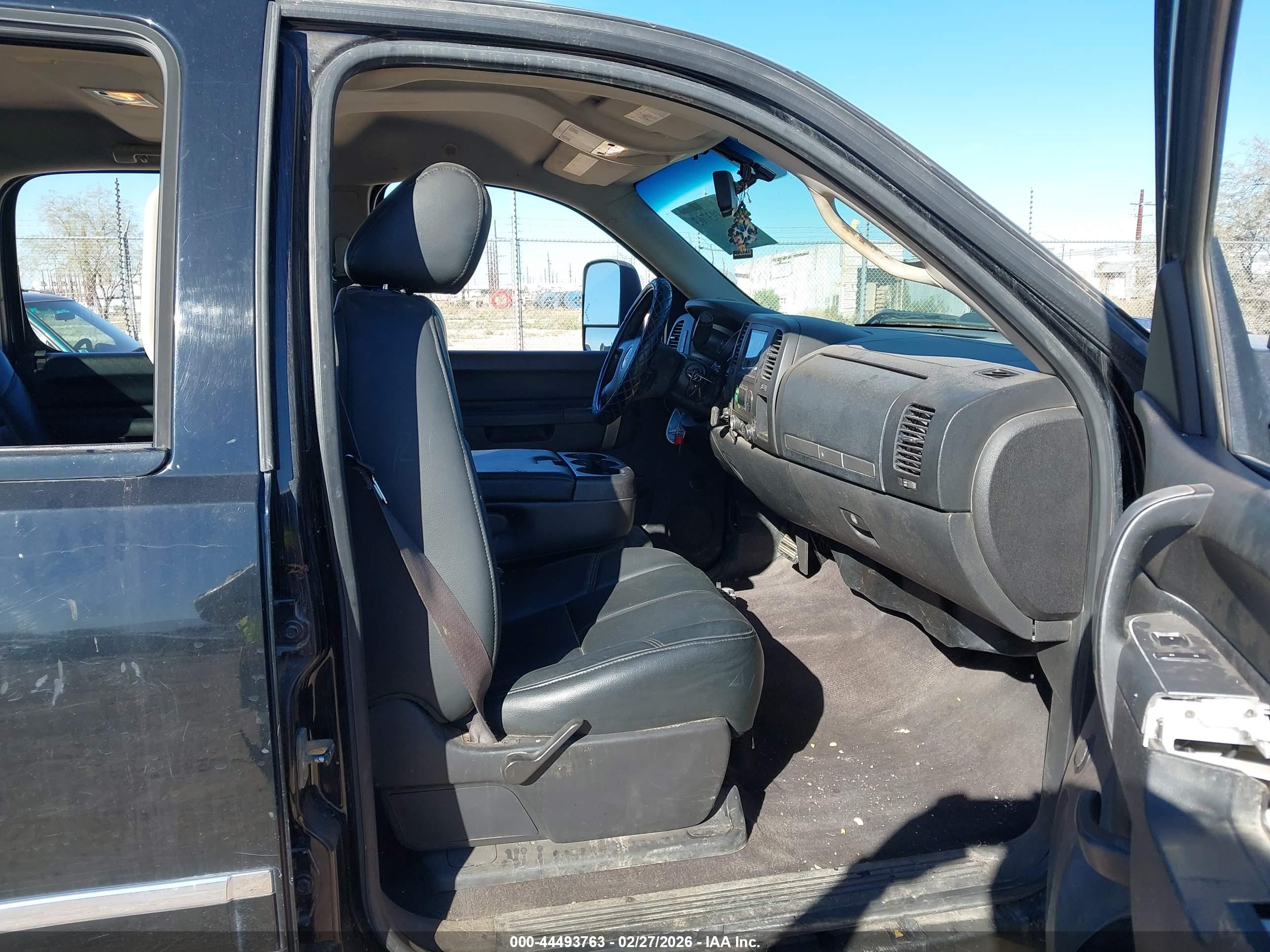 GMC SIERRA image 5