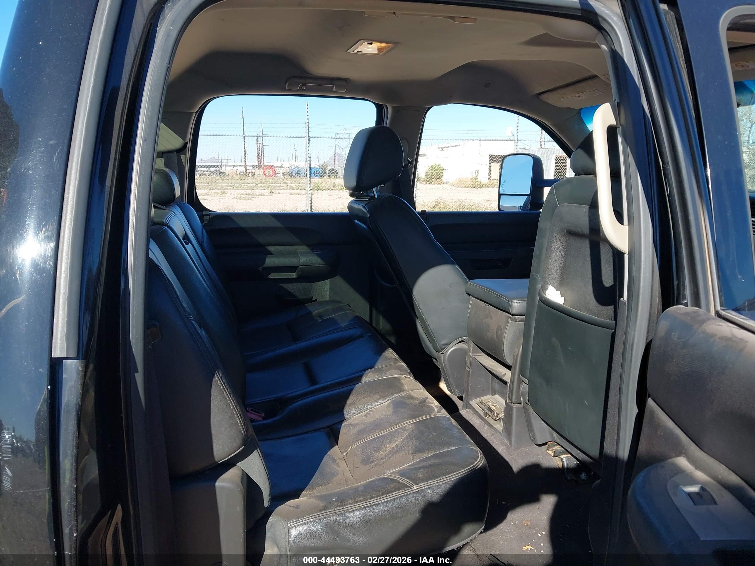GMC SIERRA image 8
