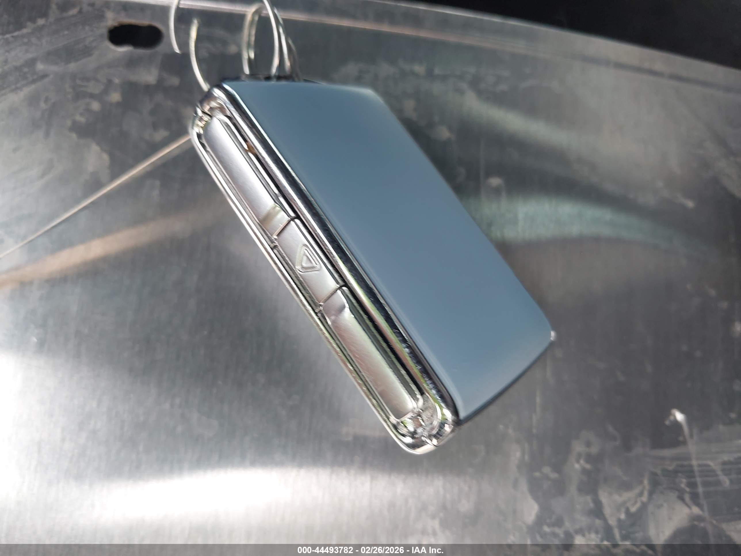 VOLVO S60 image 11