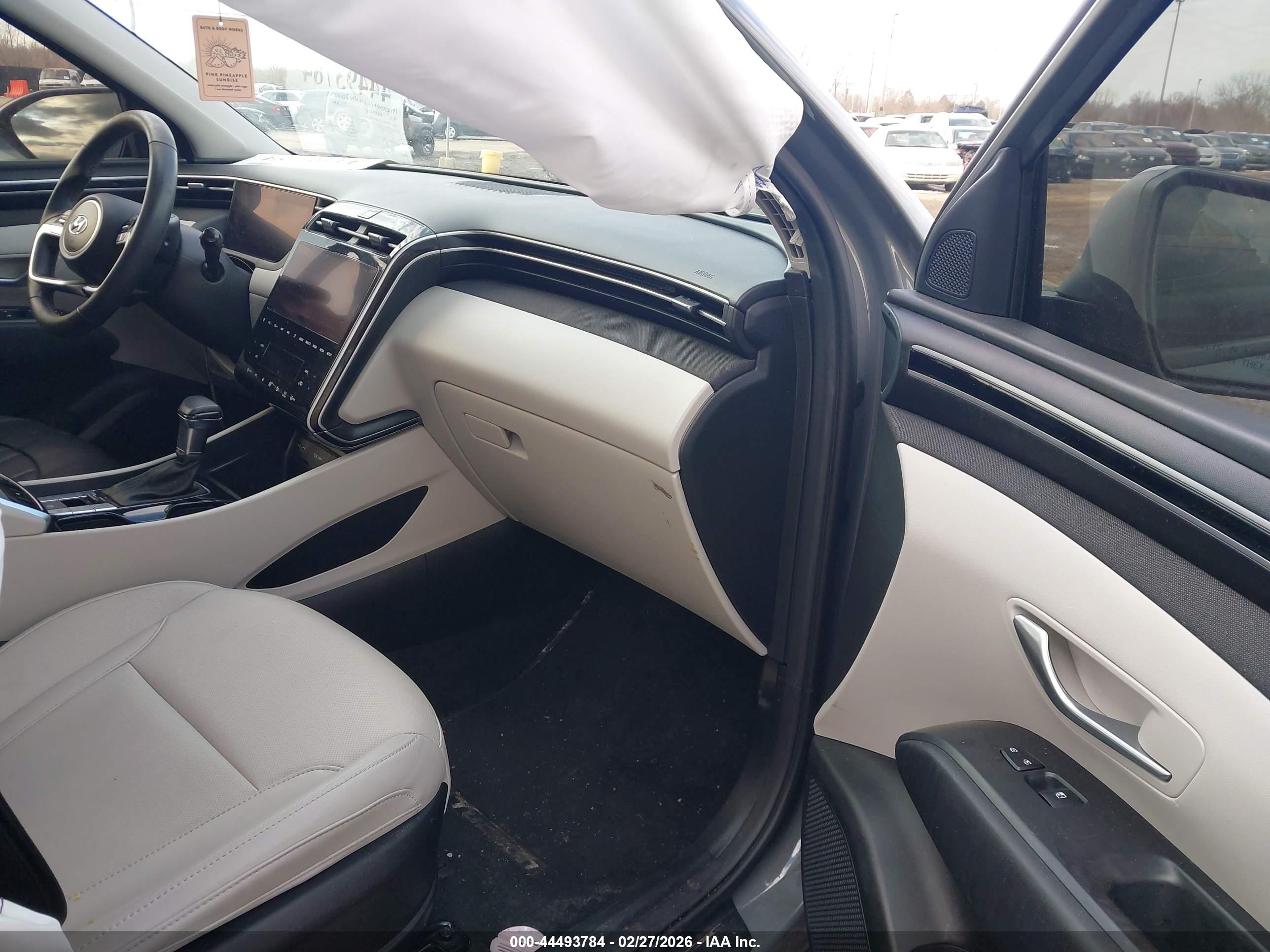 HYUNDAI TUCSON image 5