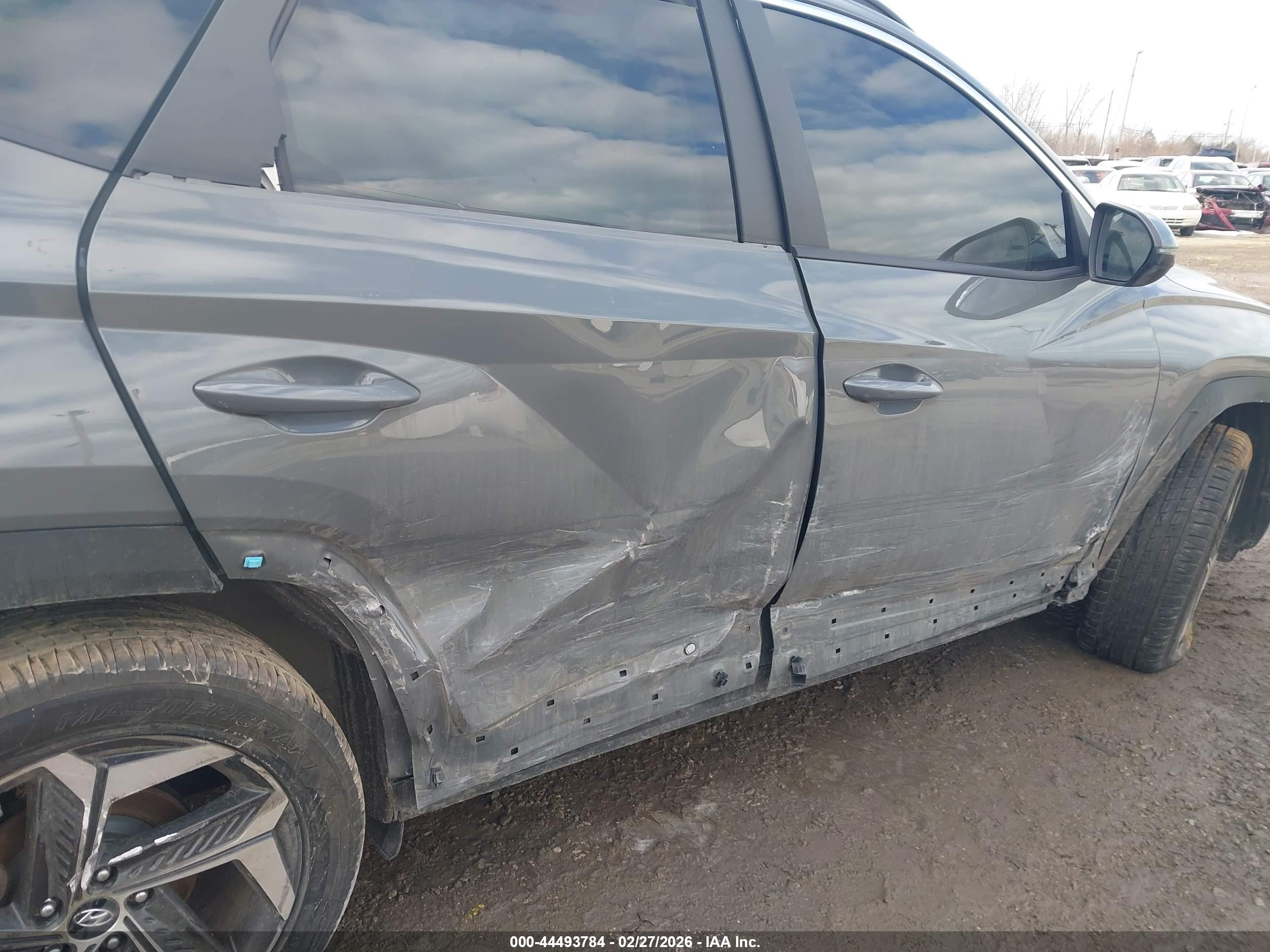 HYUNDAI TUCSON image 6