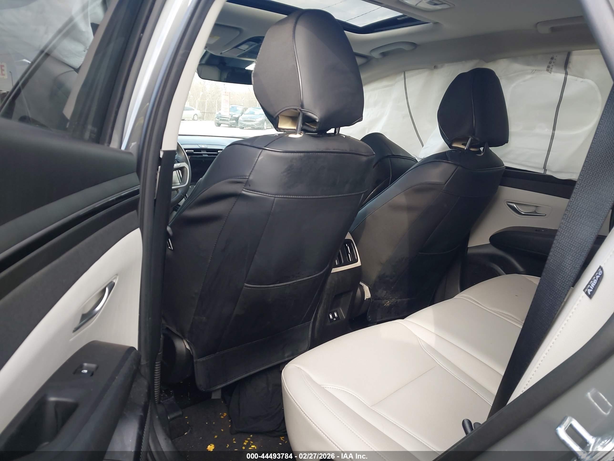 HYUNDAI TUCSON image 8