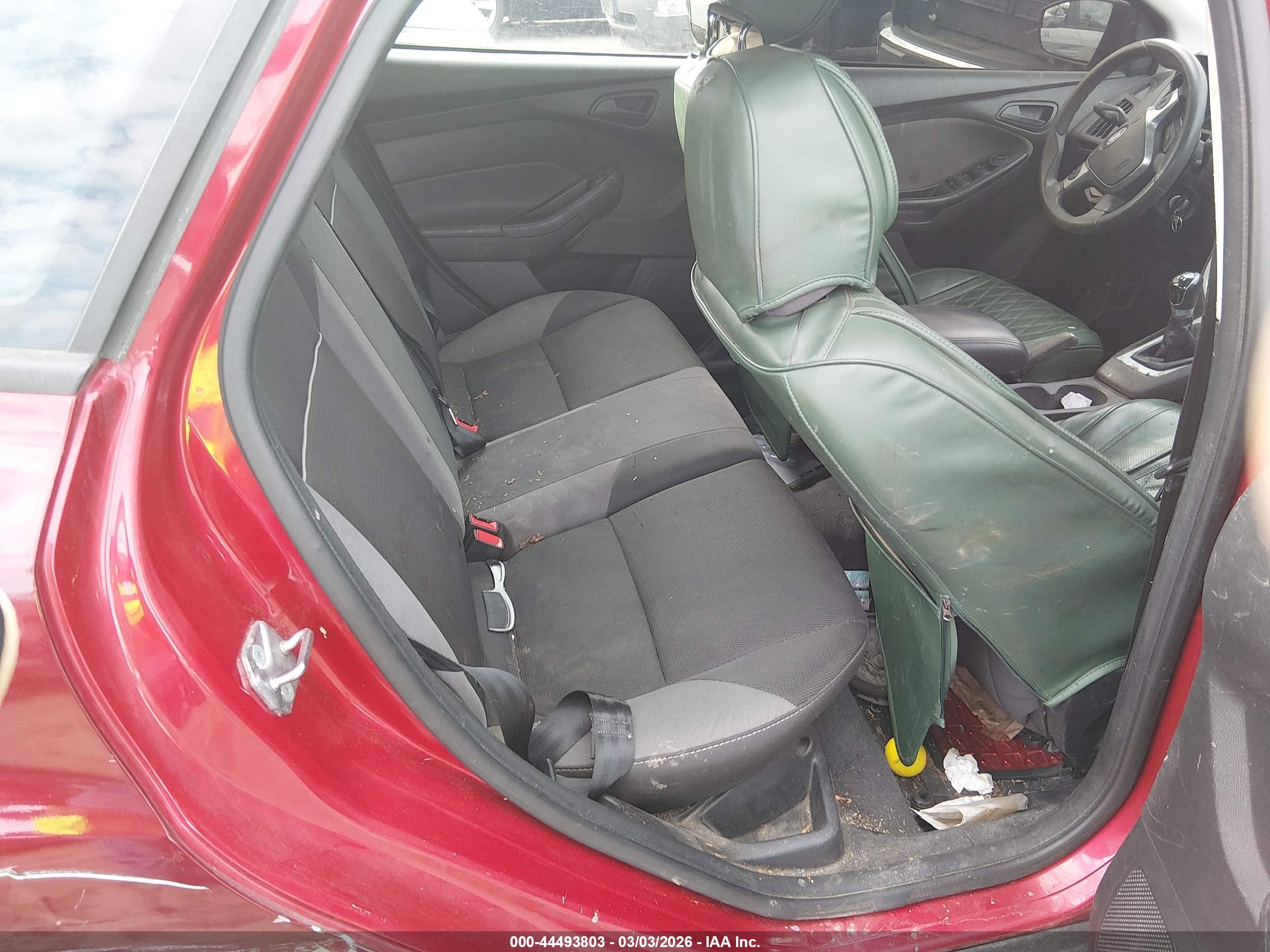FORD FOCUS image 8