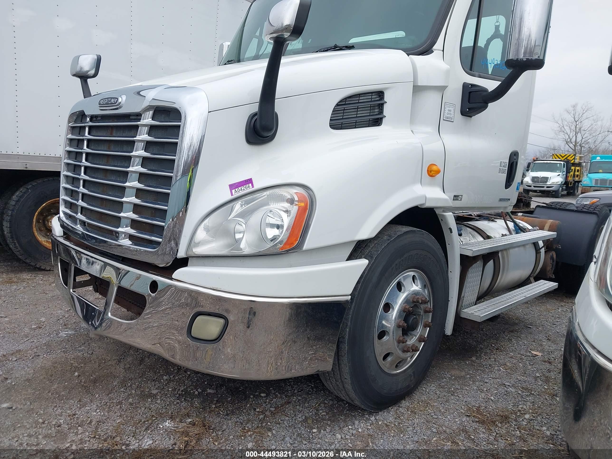 FREIGHTLINER CASCADIA image 2