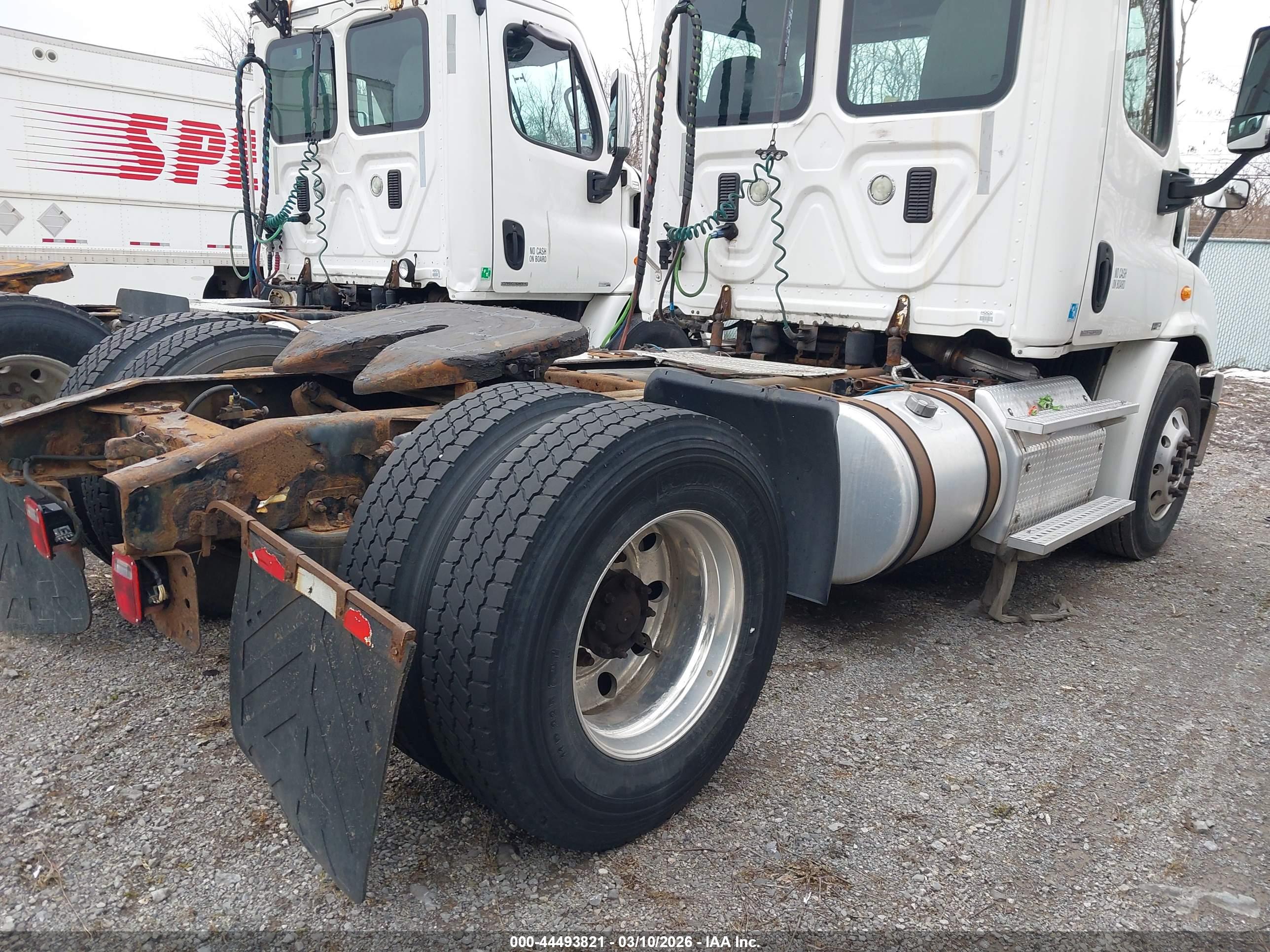 FREIGHTLINER CASCADIA image 4