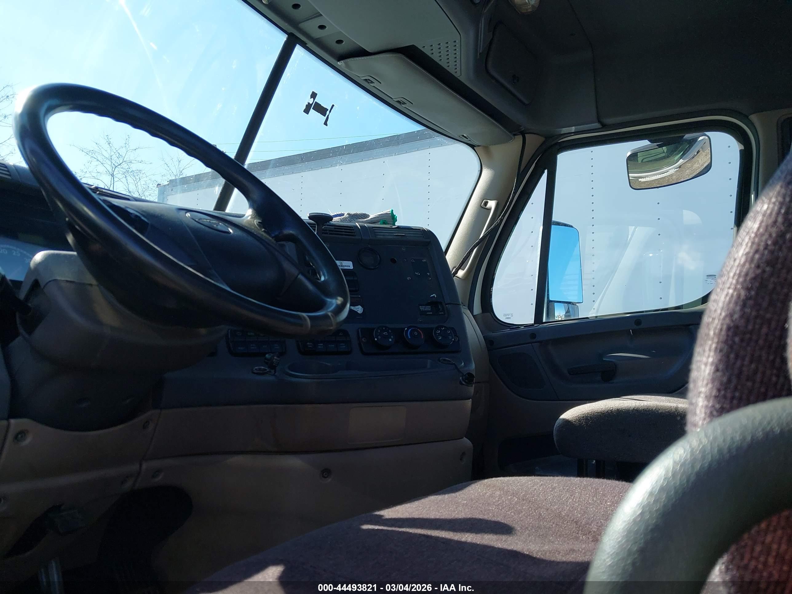 FREIGHTLINER CASCADIA image 7