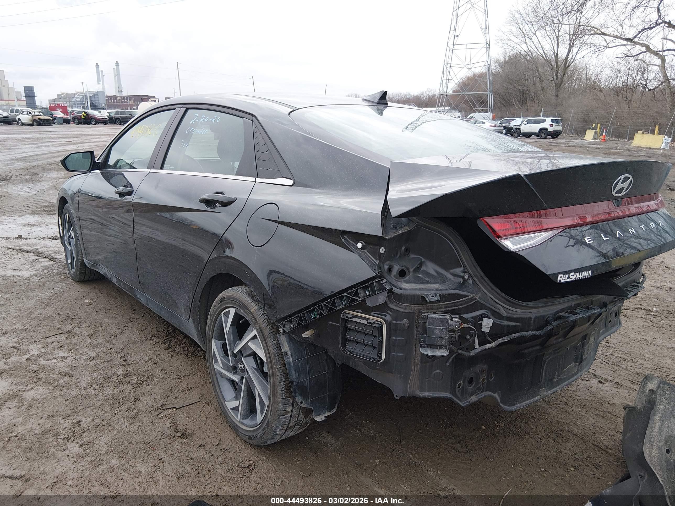 HYUNDAI ELANTRA image 6