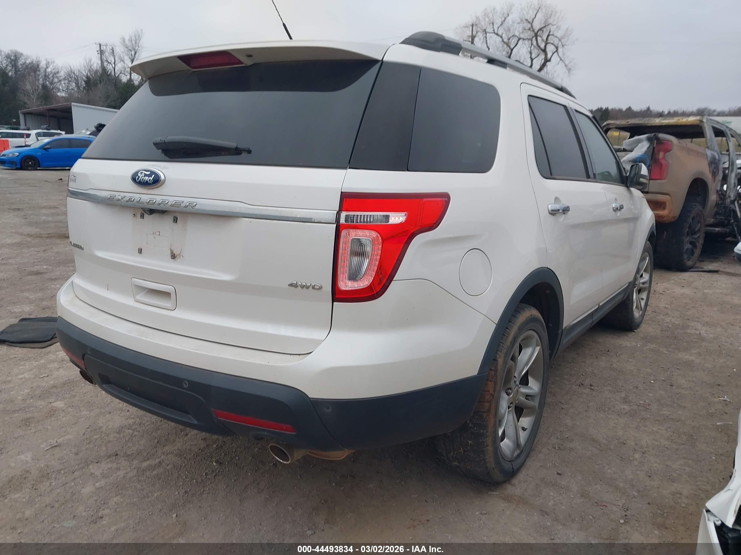FORD EXPLORER image 4