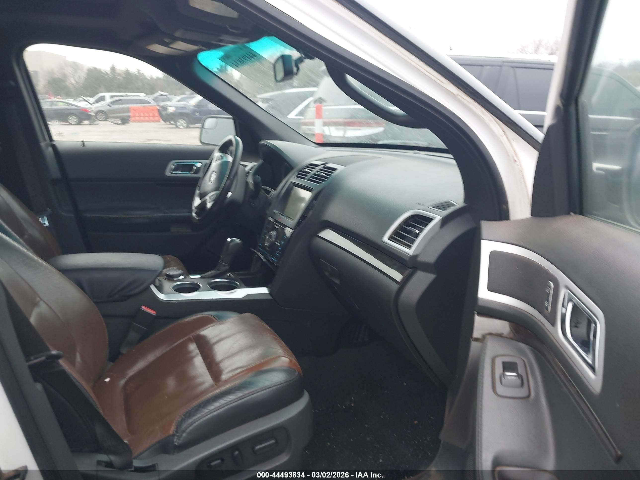 FORD EXPLORER image 5