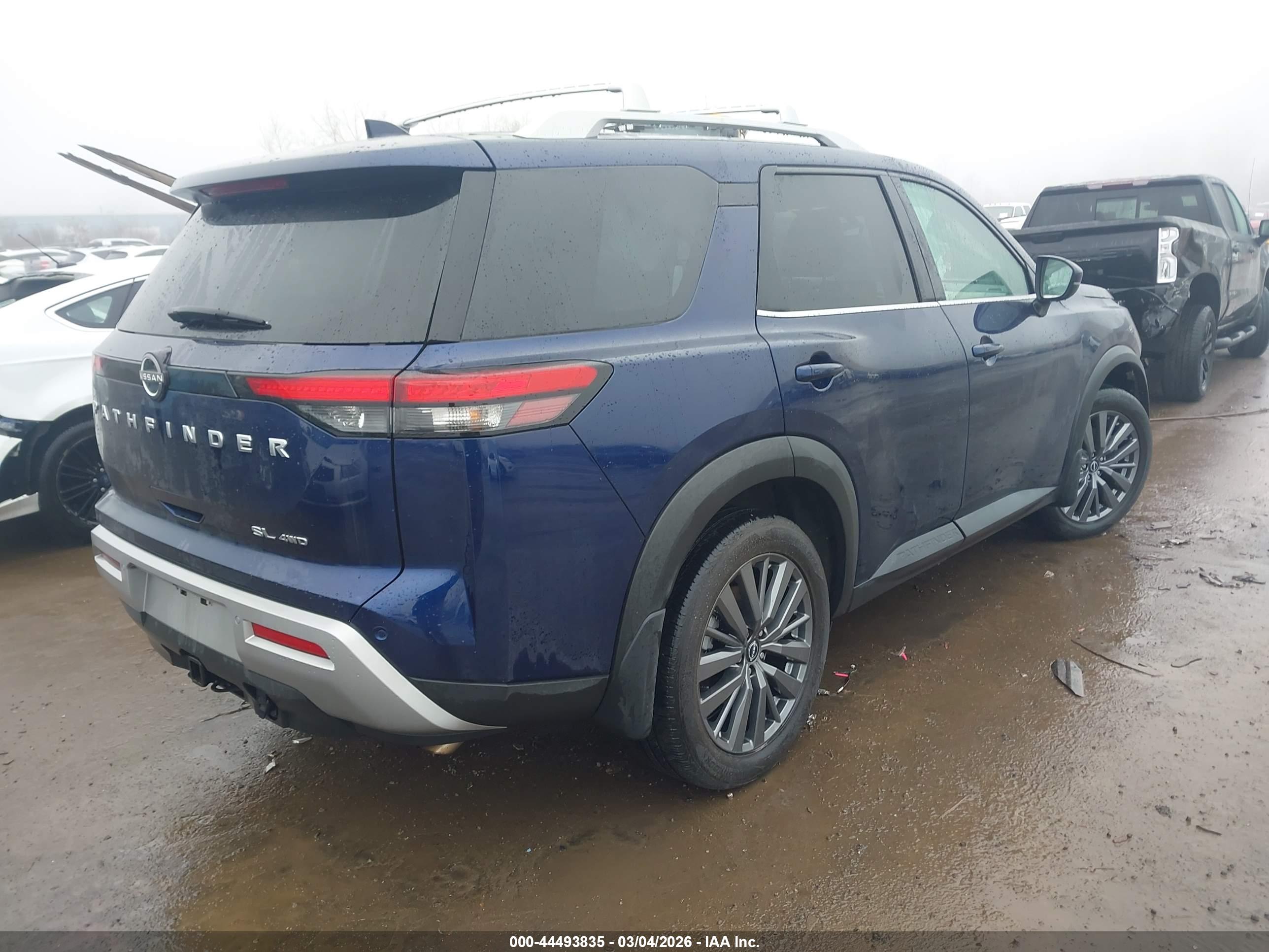 NISSAN PATHFINDER image 4