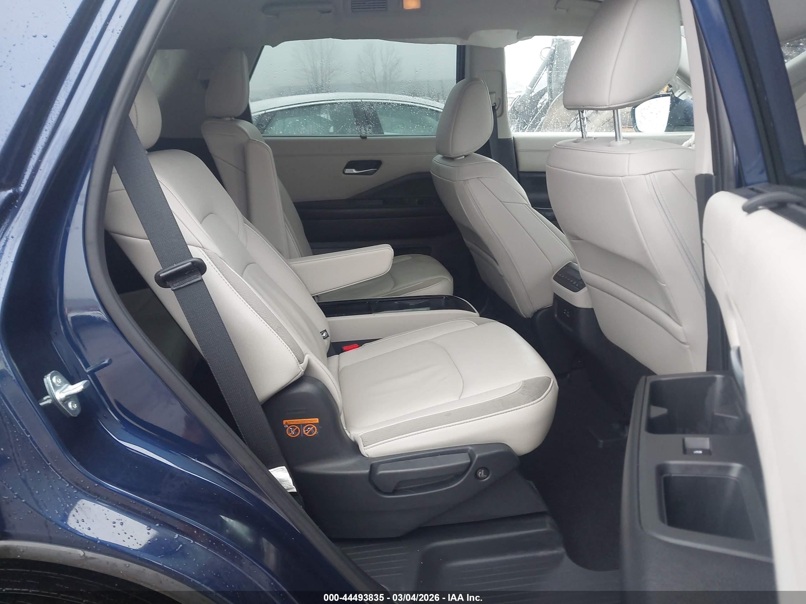 NISSAN PATHFINDER image 8