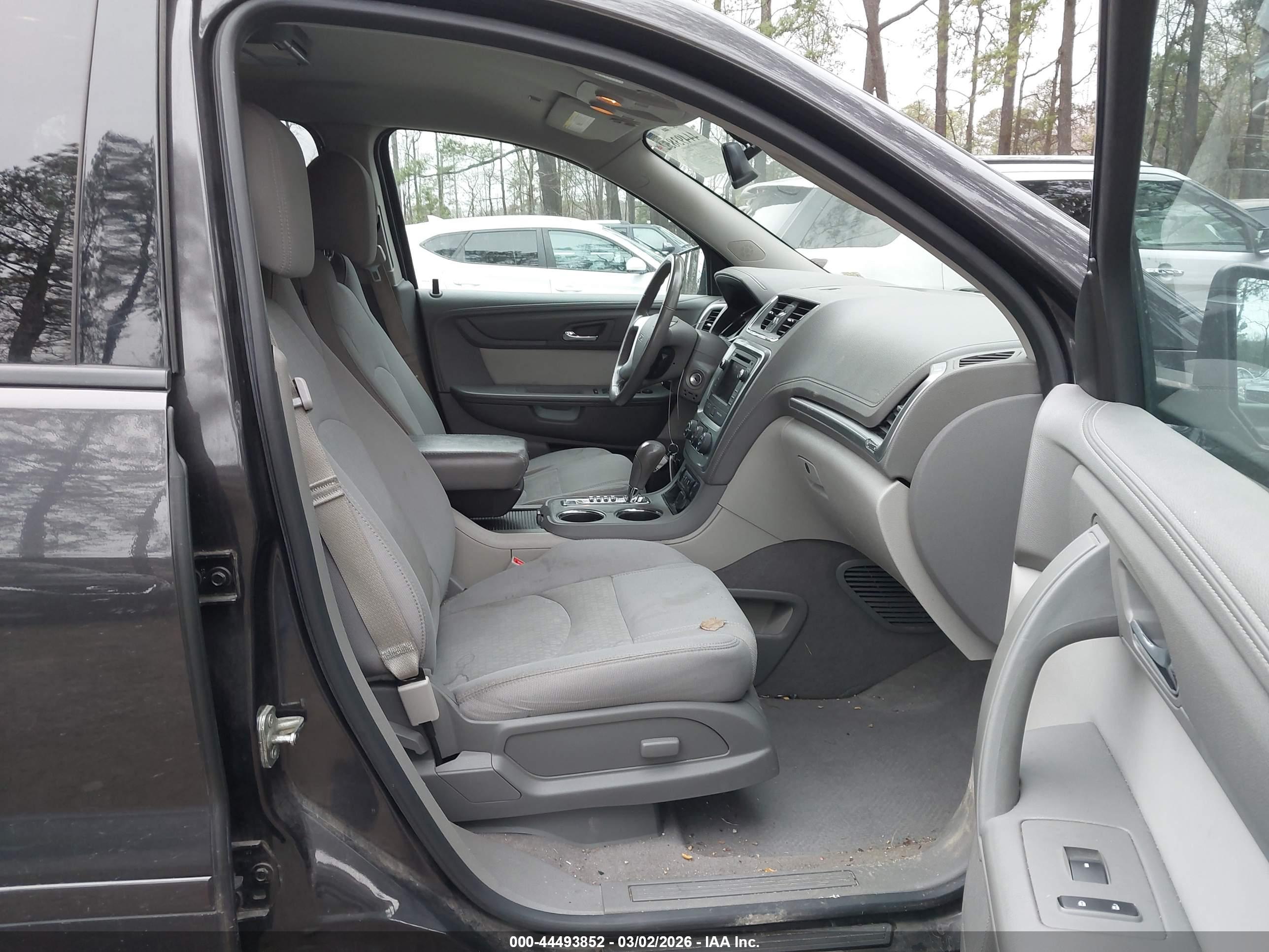 GMC ACADIA image 5