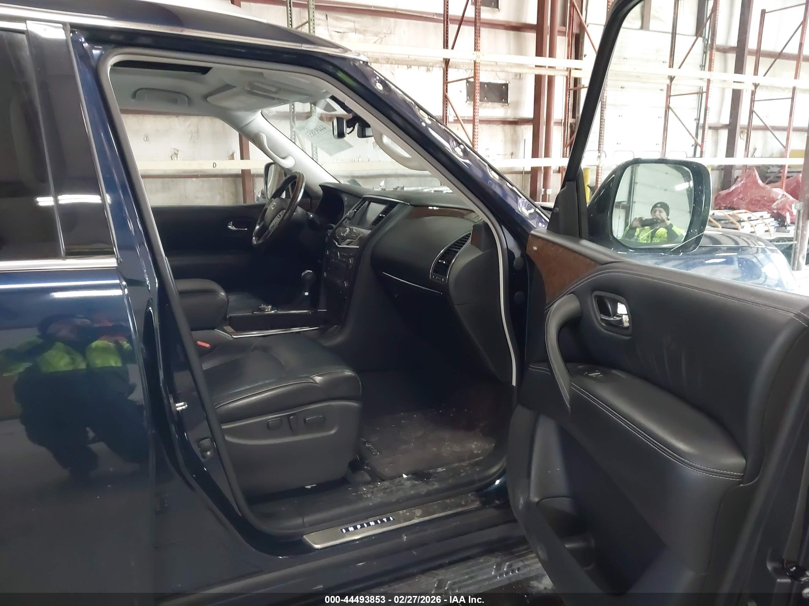INFINITI QX80 image 5