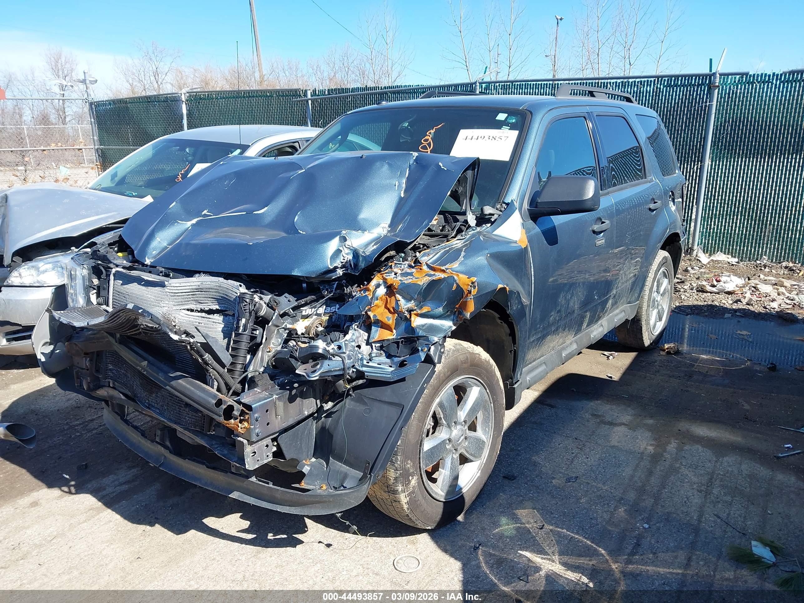 FORD ESCAPE image 2