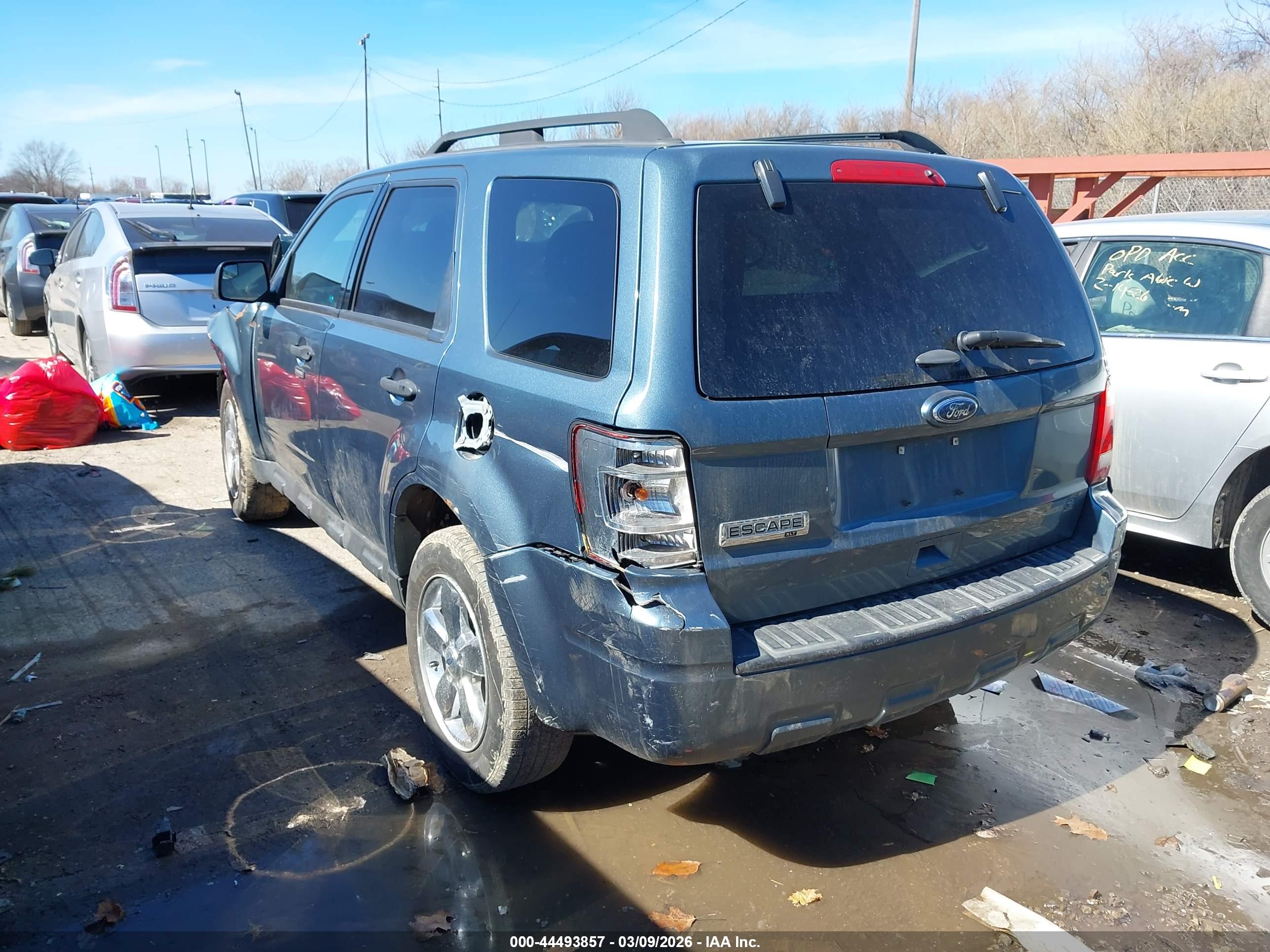 FORD ESCAPE image 3